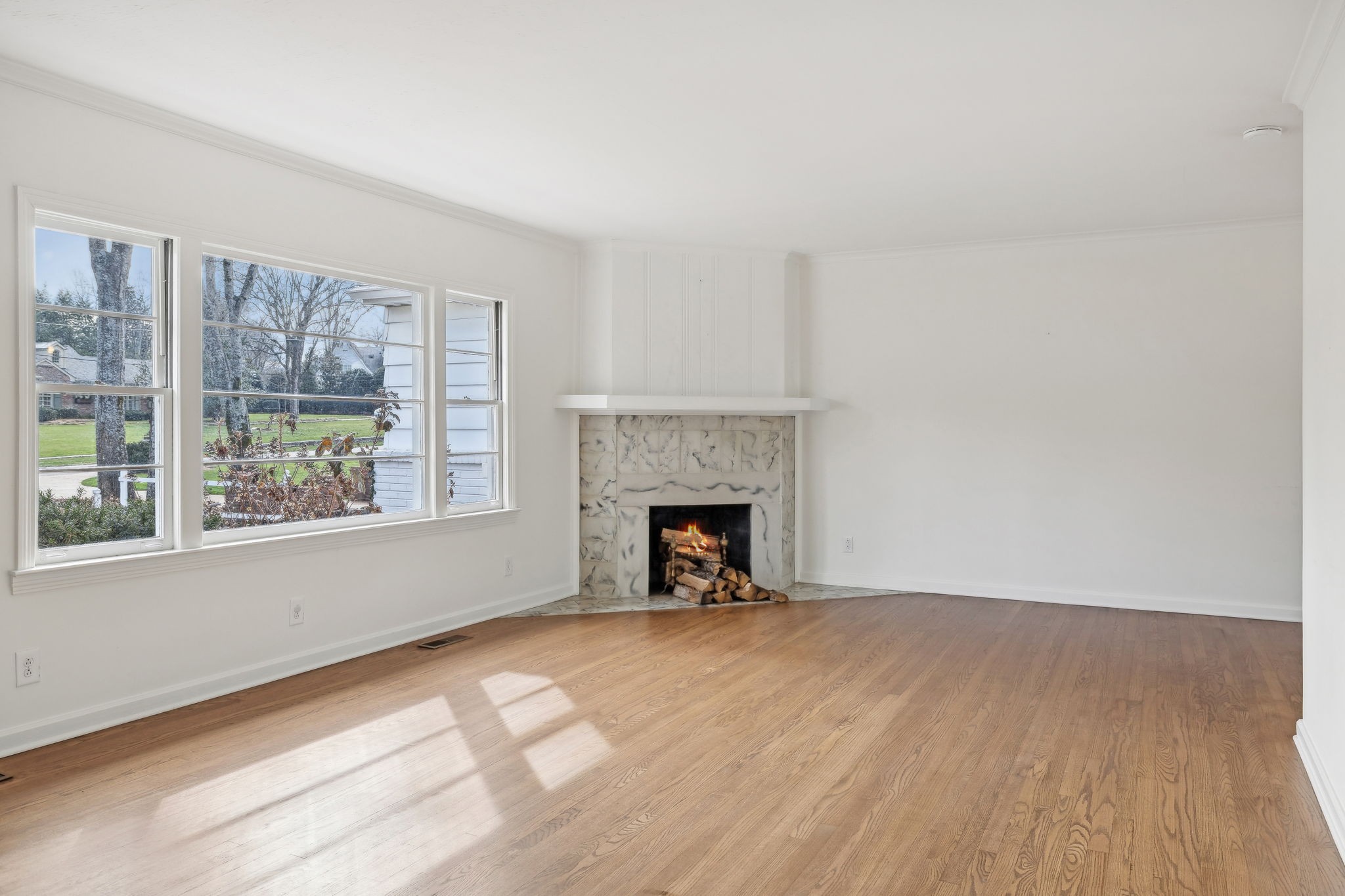 1221 Nichol Ln