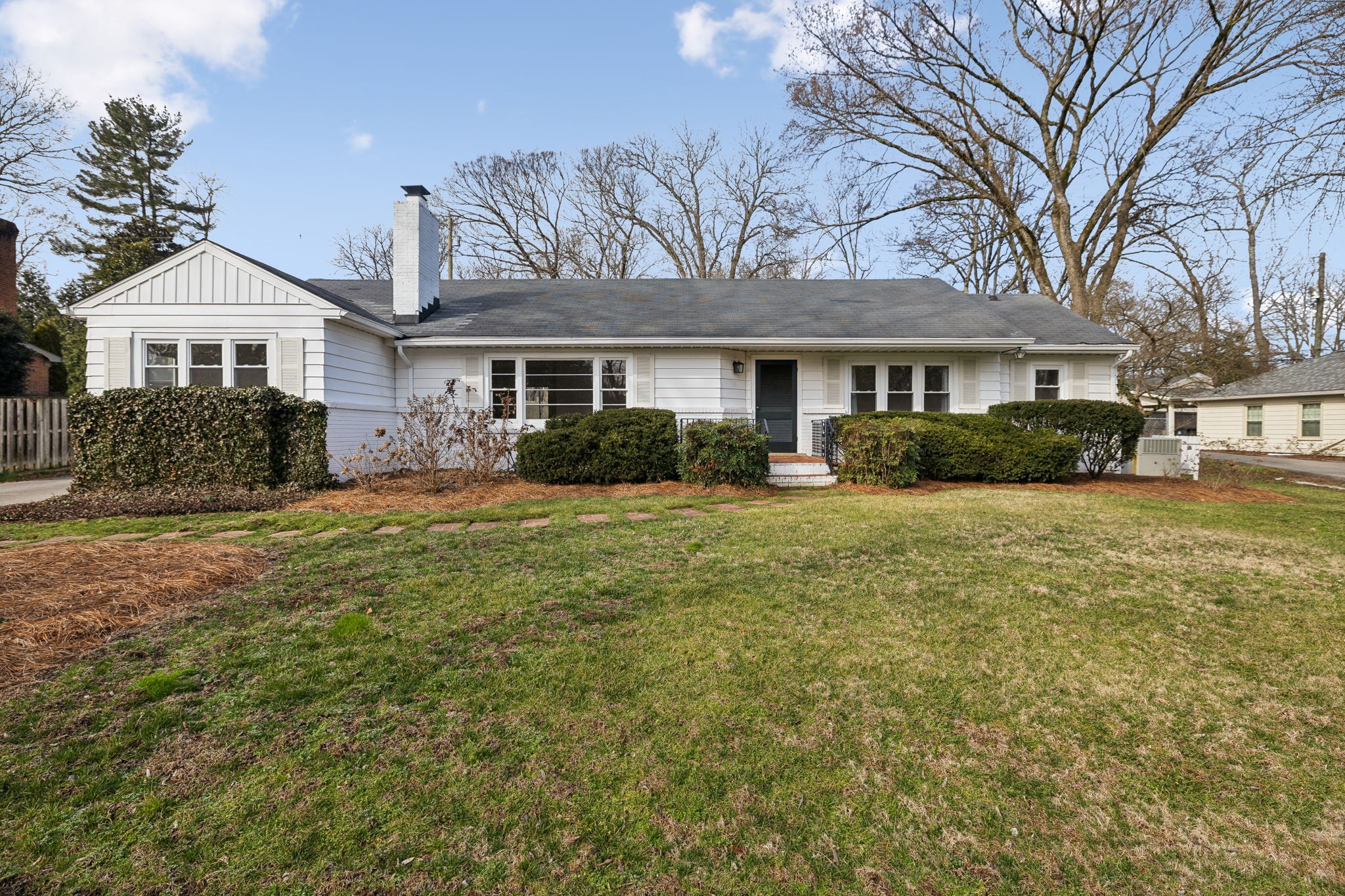1221 Nichol Ln