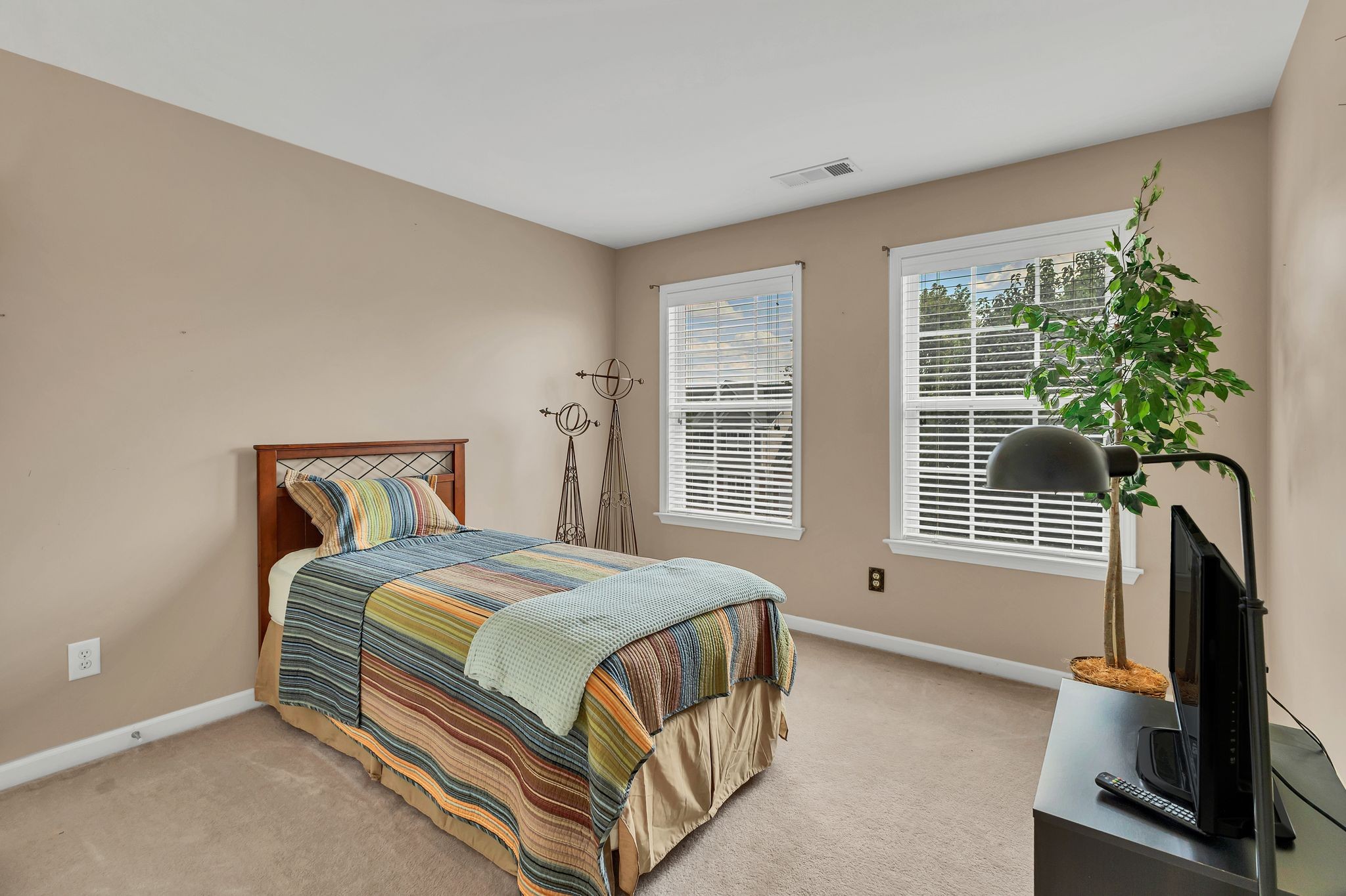 640 Logwood Briar Cir