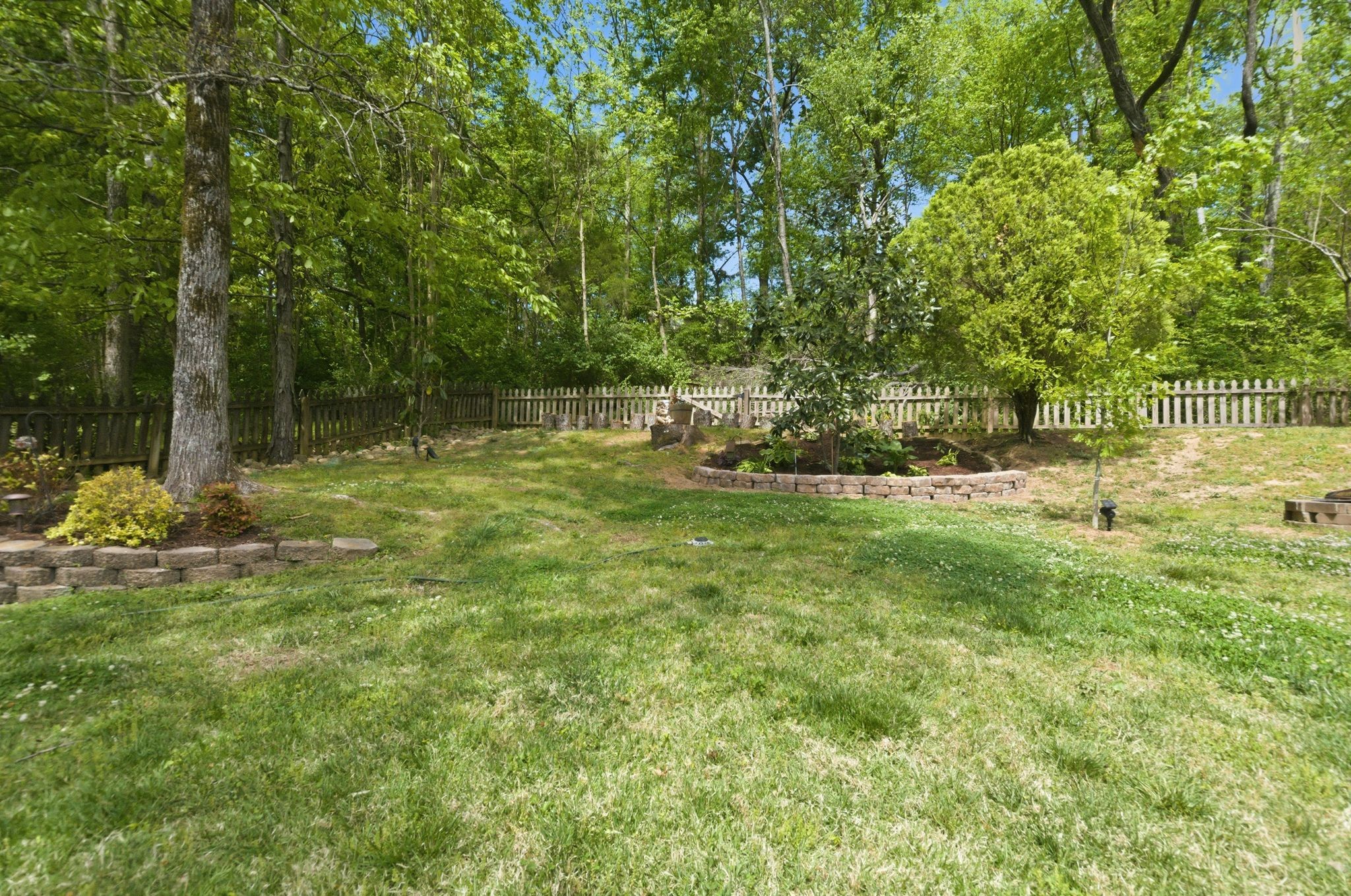 137 Sequoyah Ln