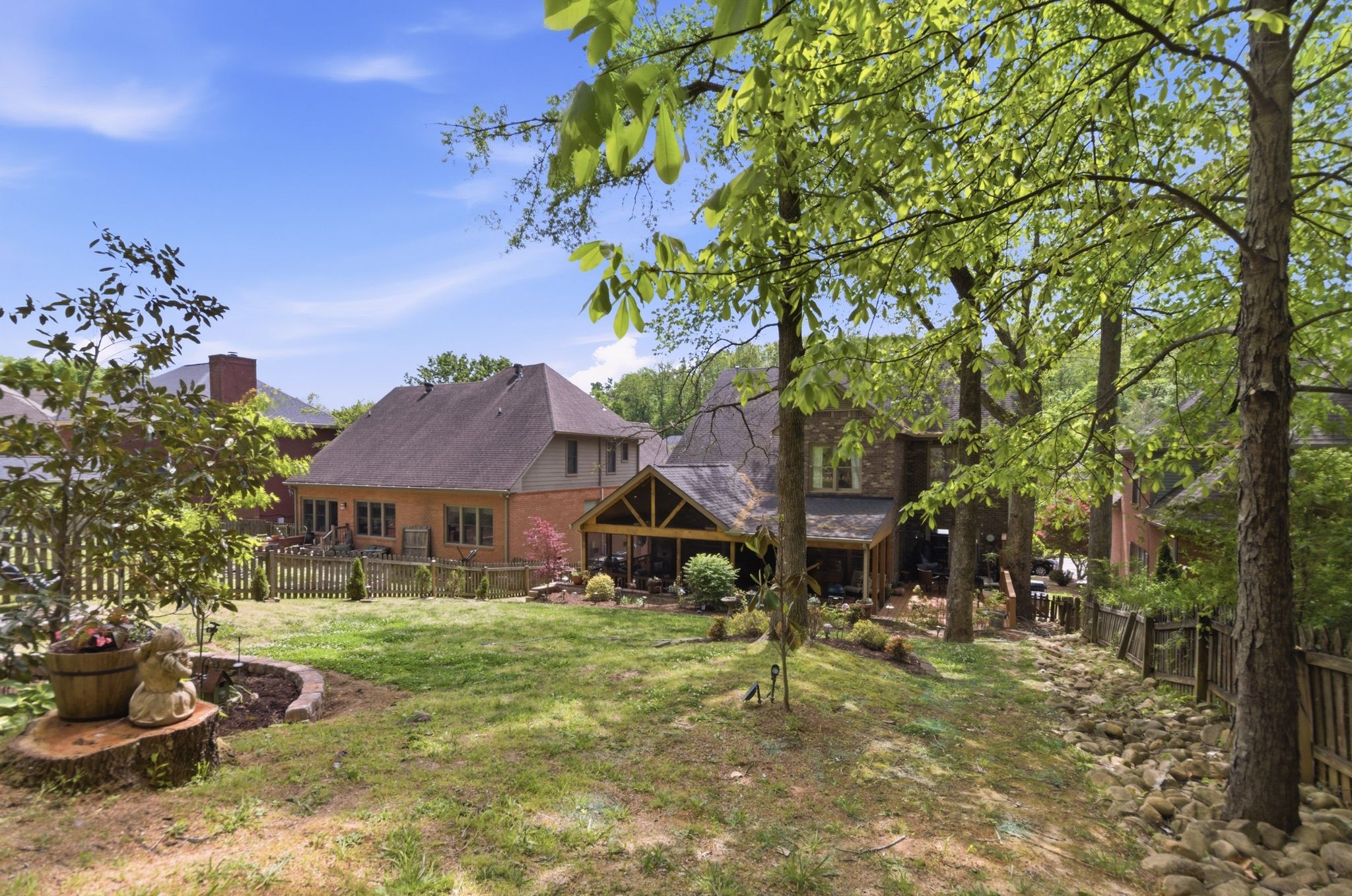 137 Sequoyah Ln