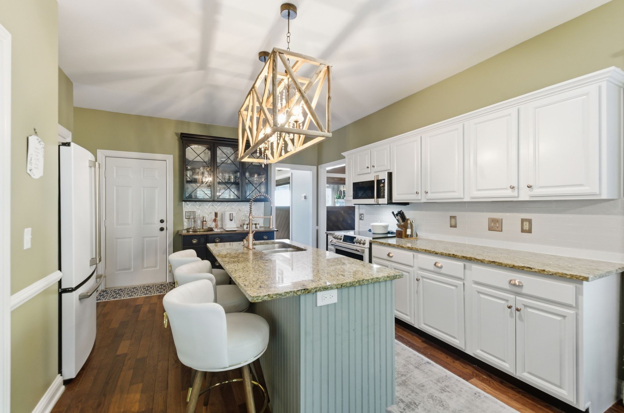 137 Sequoyah Ln