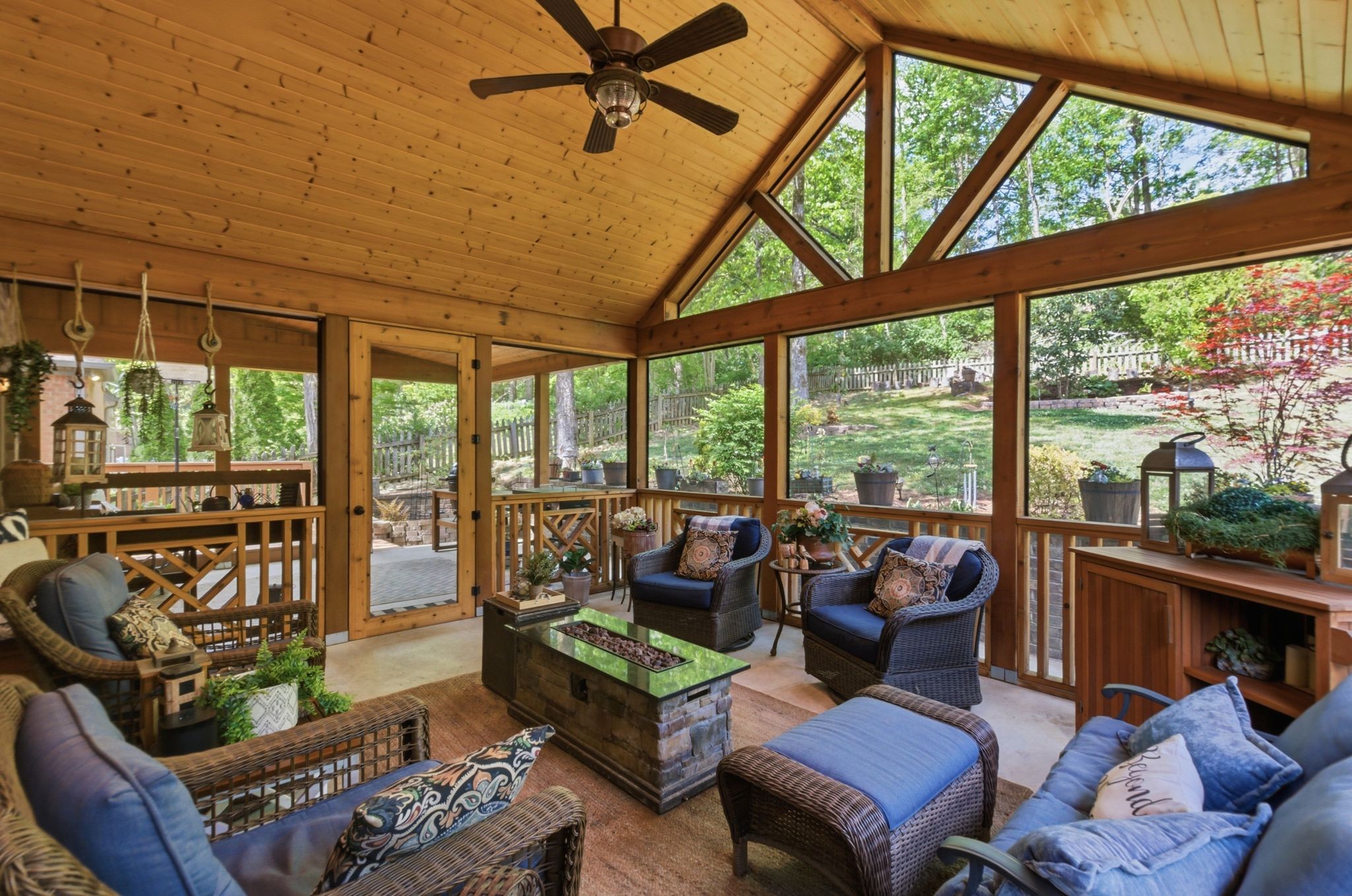 137 Sequoyah Ln