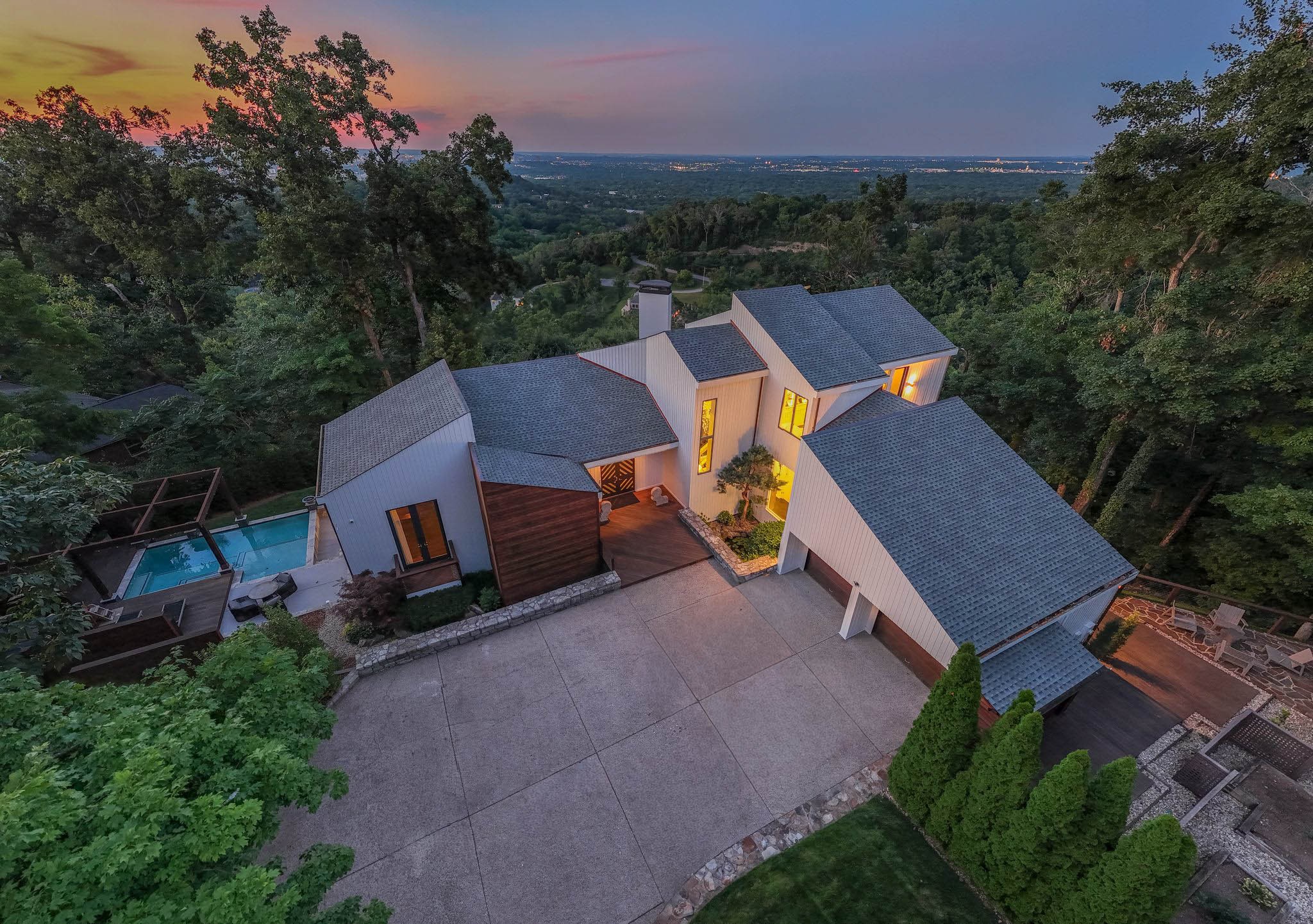 1819 Laurel Ridge Dr