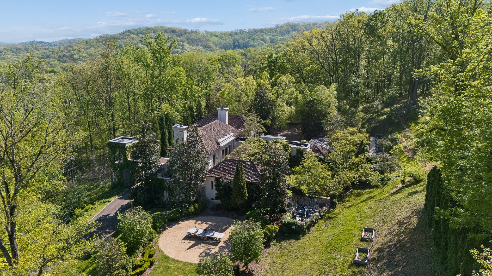 1500 Chickering Rd
