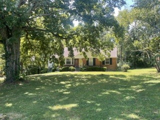 1121 Glendale Ln