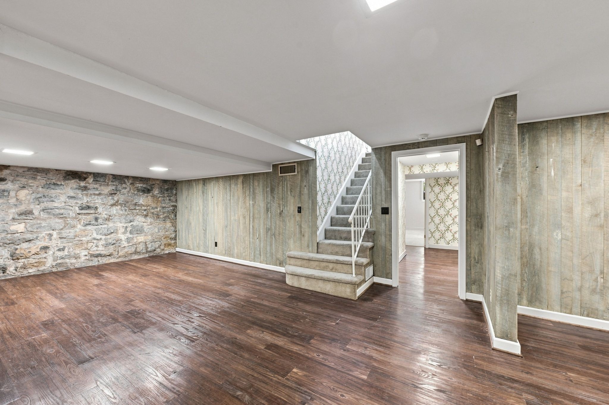 317 Sutherland Ave