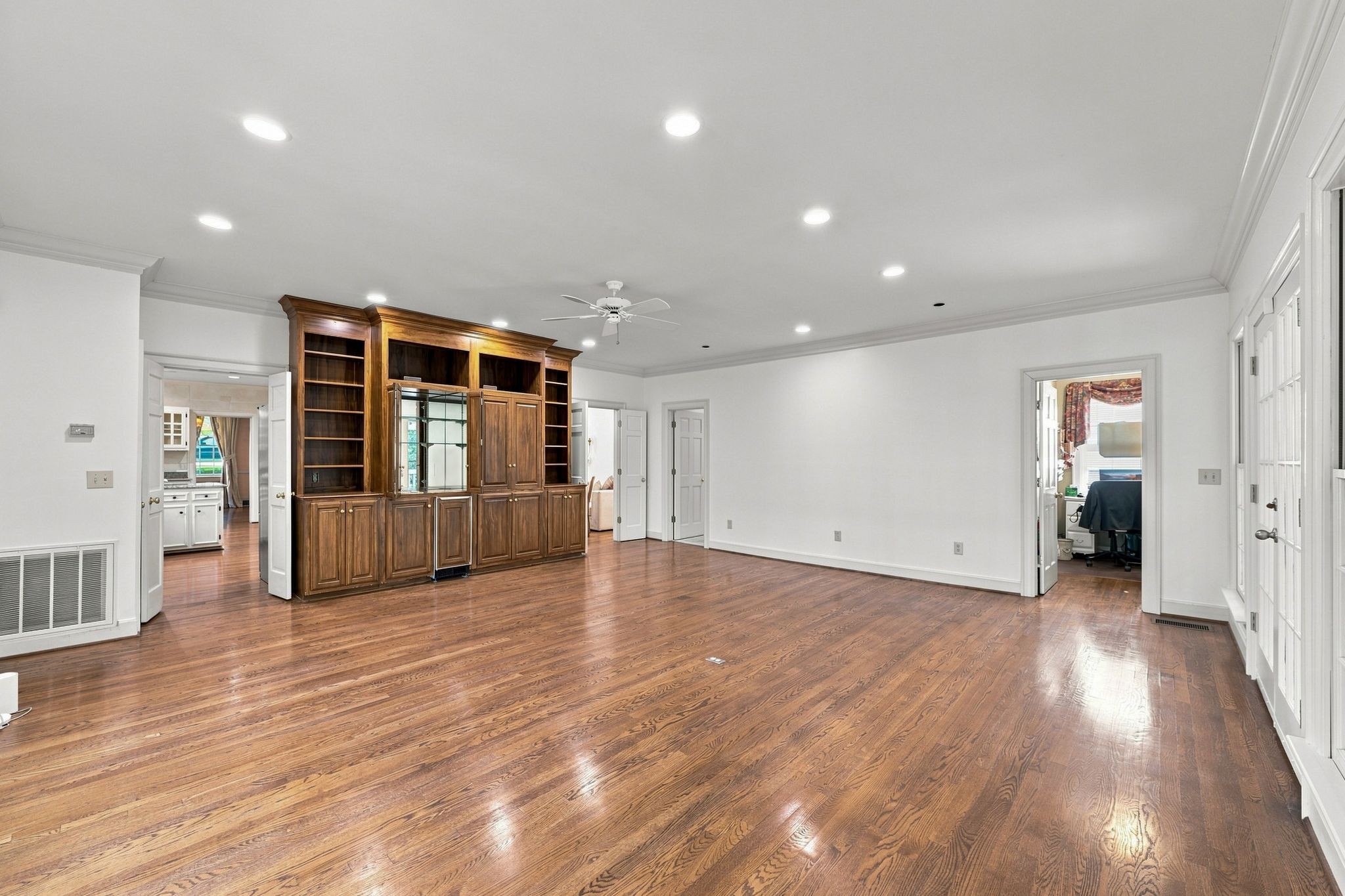 317 Sutherland Ave