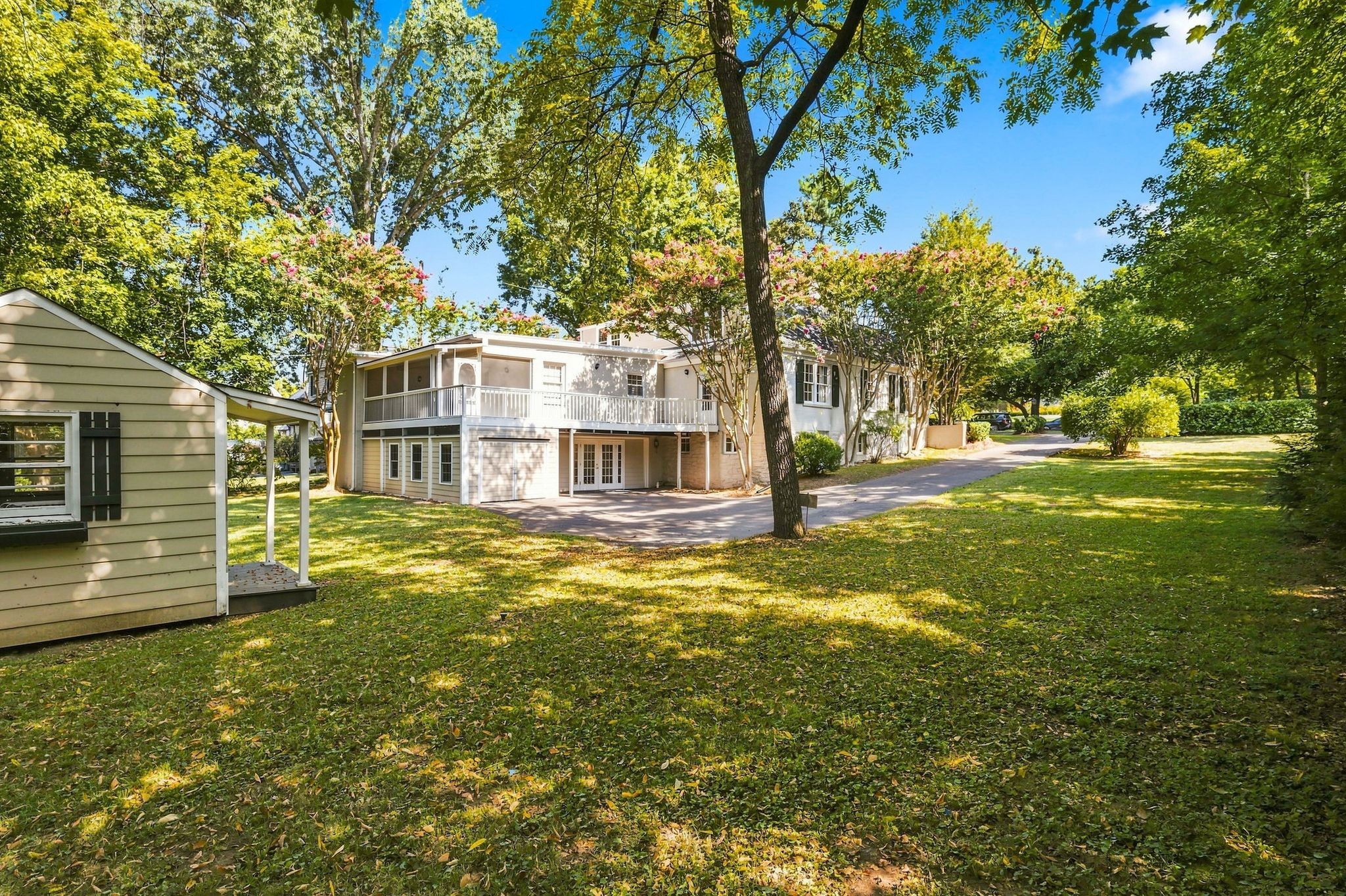 317 Sutherland Ave