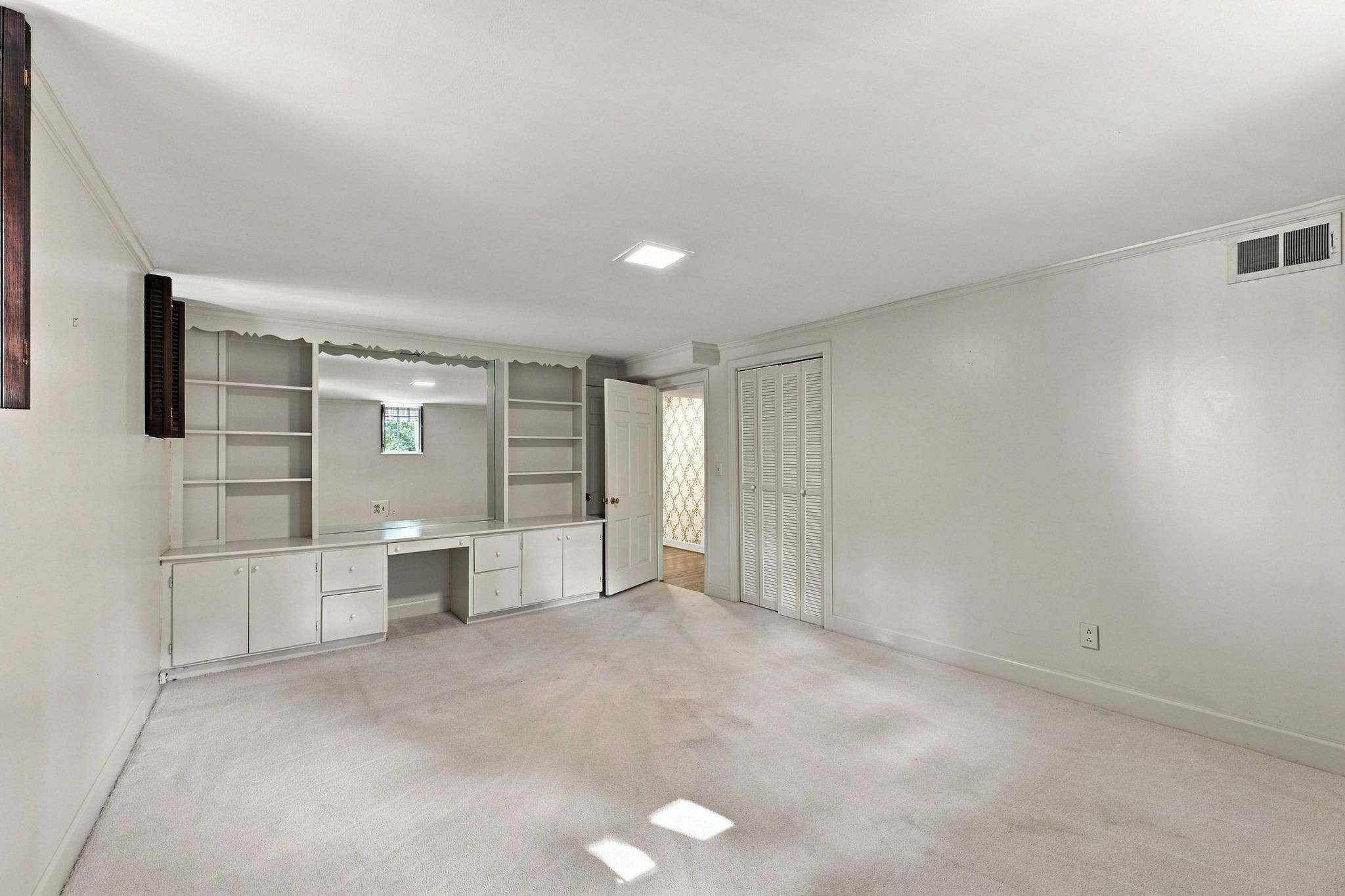 317 Sutherland Ave