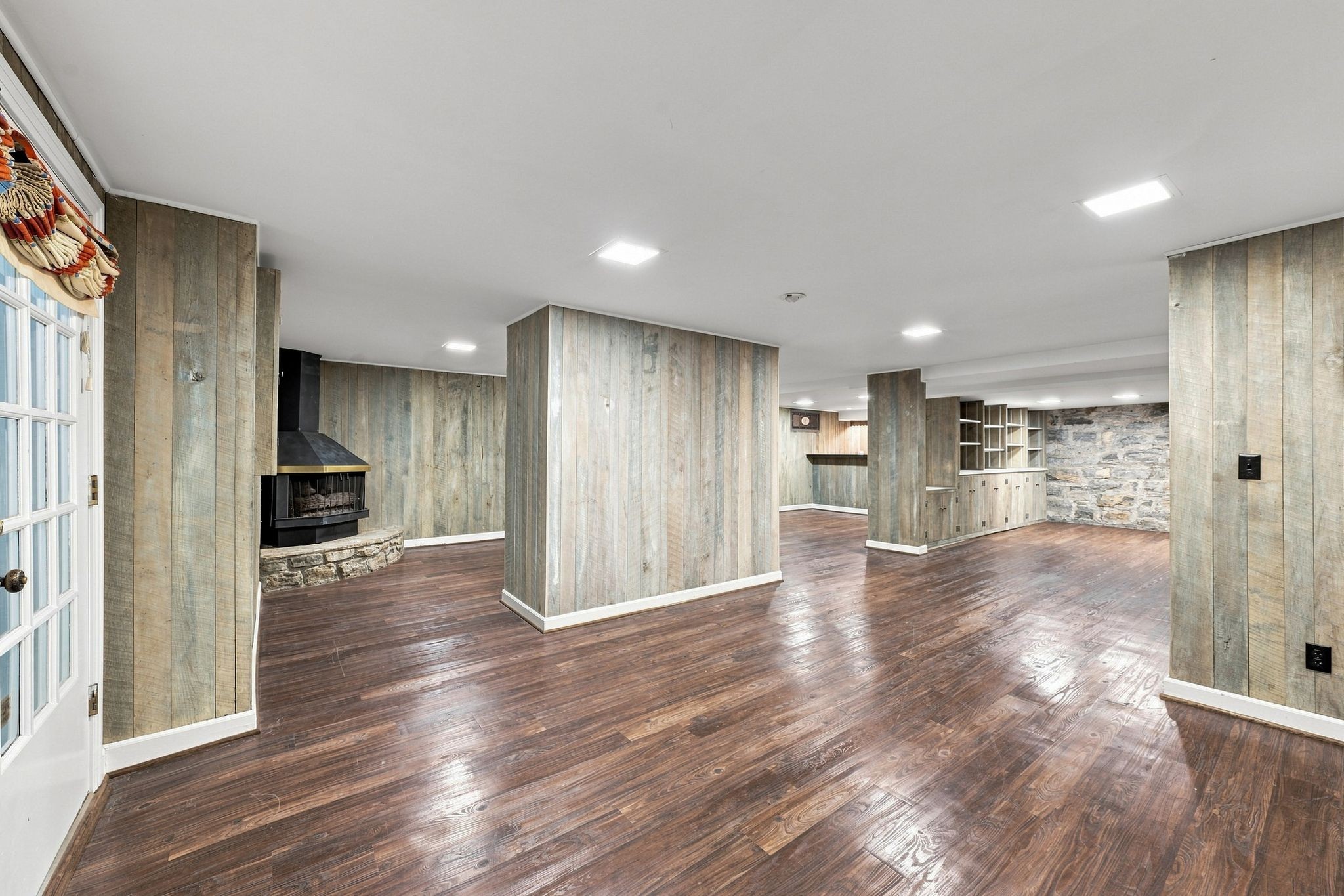 317 Sutherland Ave