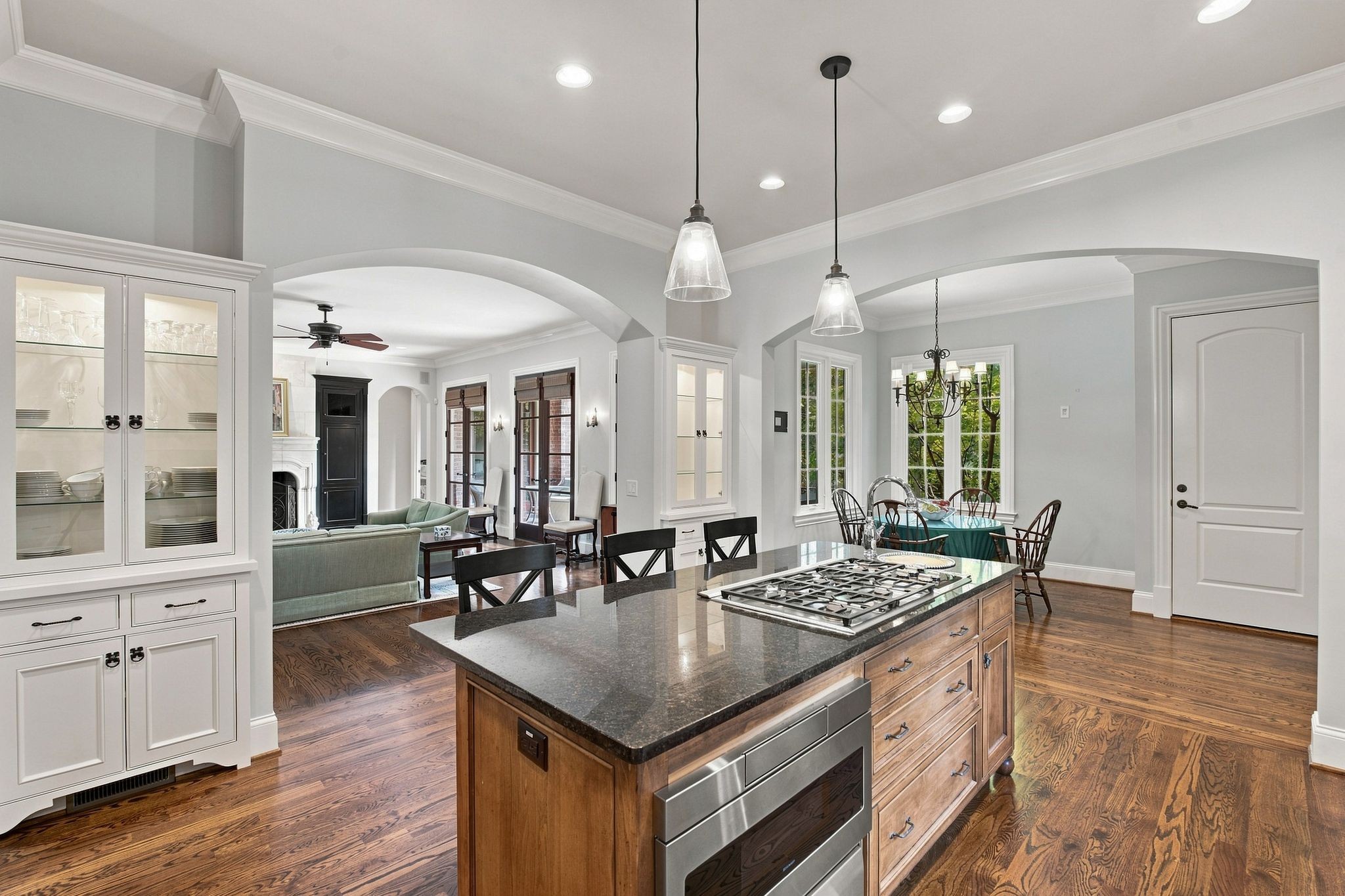 11 Middleton Park Ln