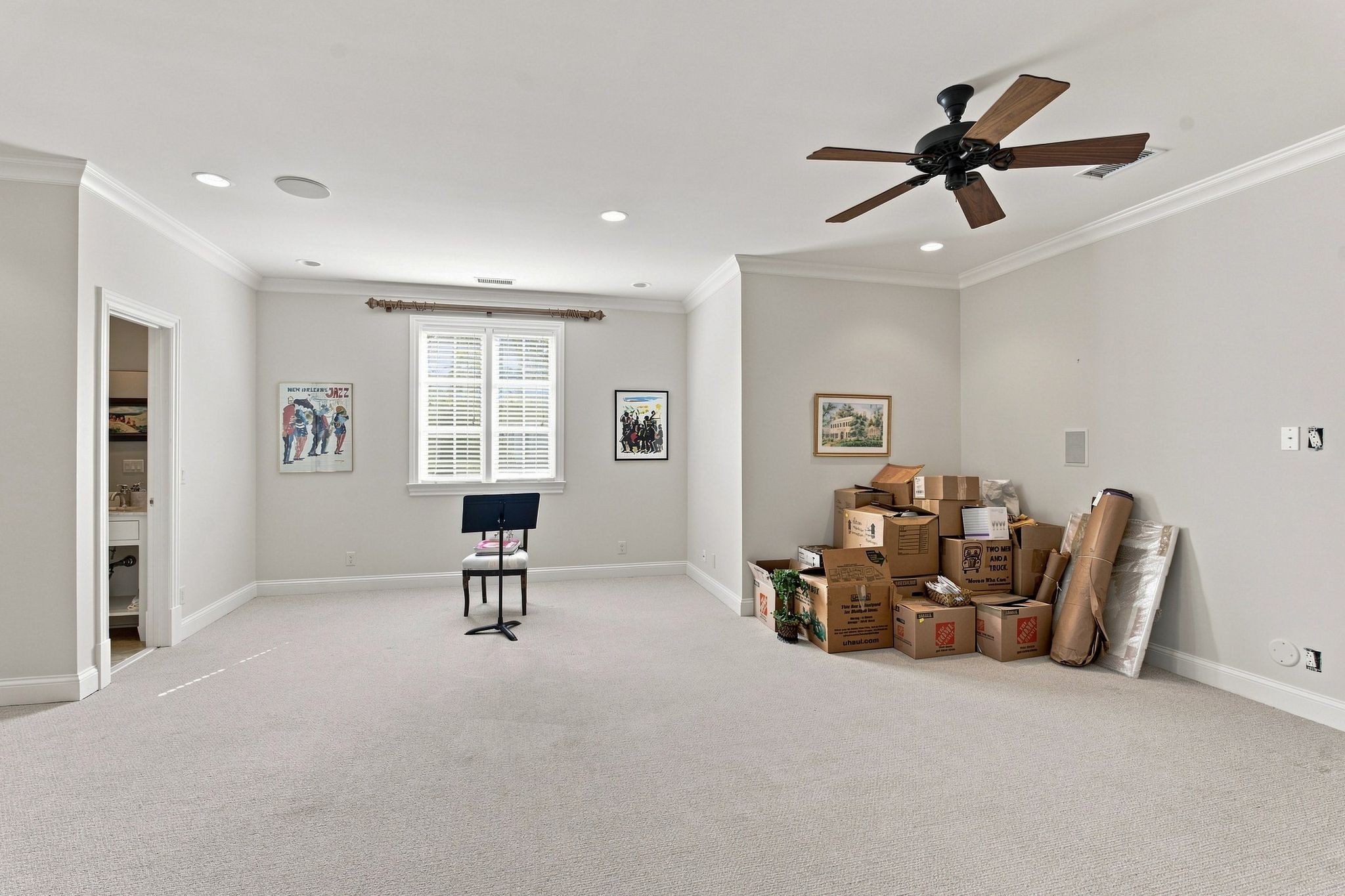 11 Middleton Park Ln