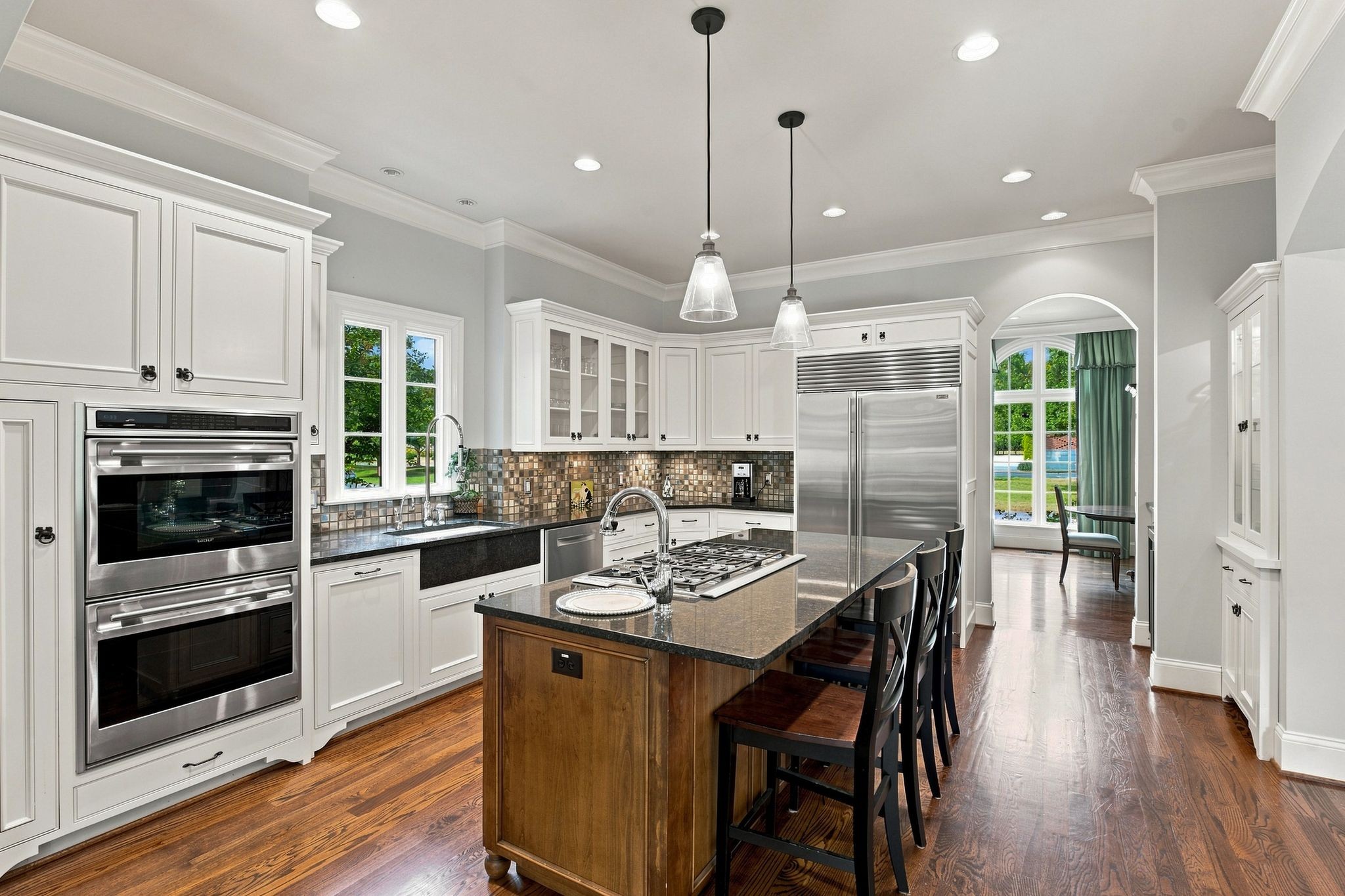 11 Middleton Park Ln