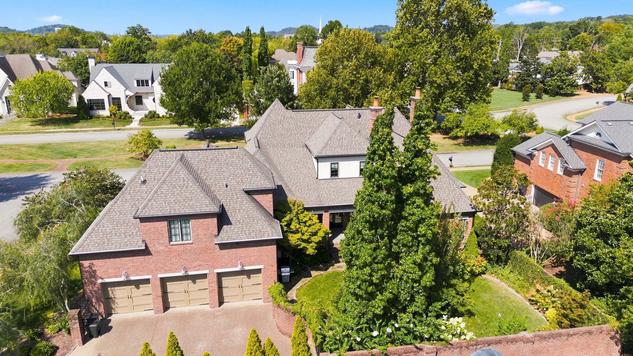 11 Middleton Park Ln