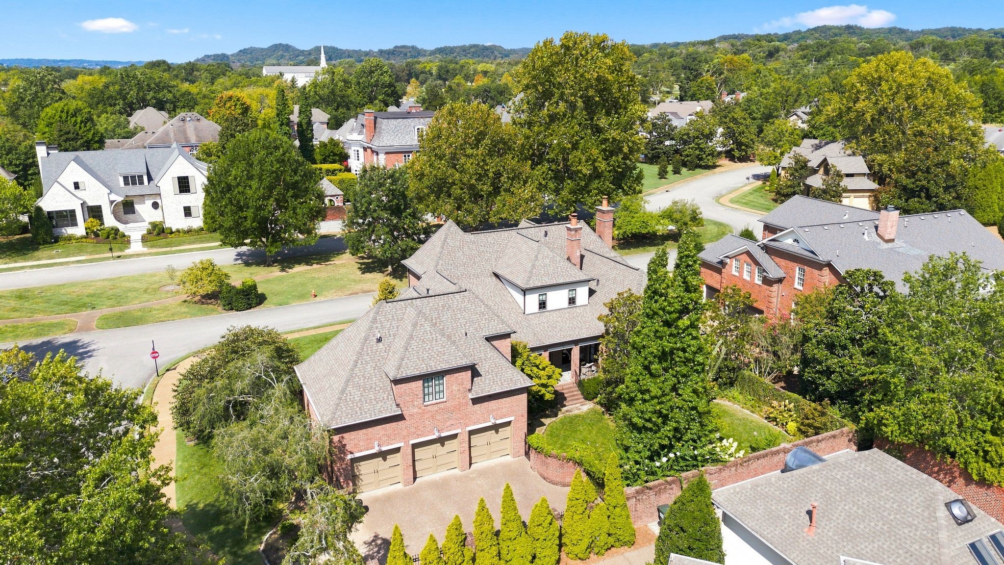 11 Middleton Park Ln