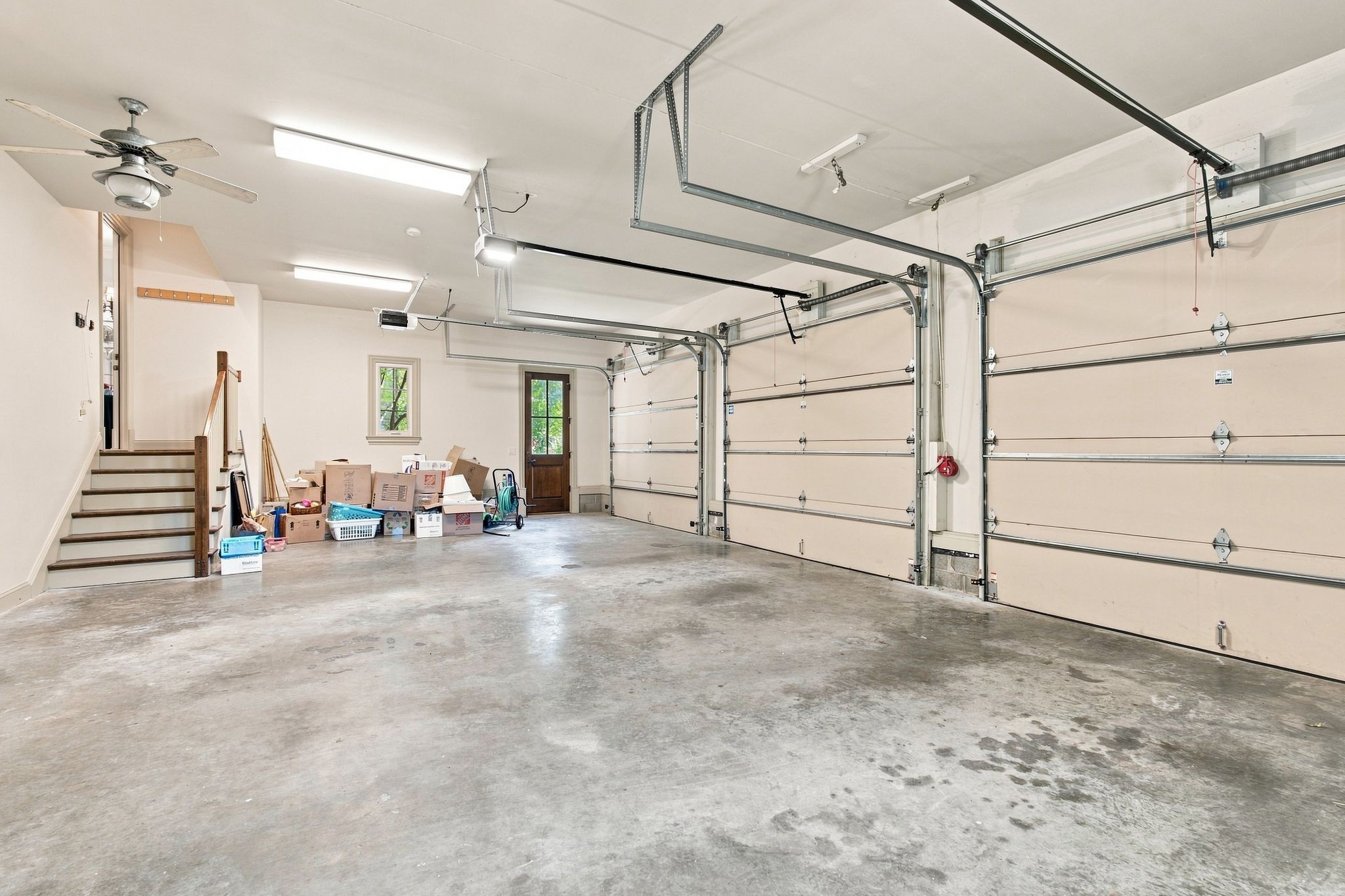 11 Middleton Park Ln