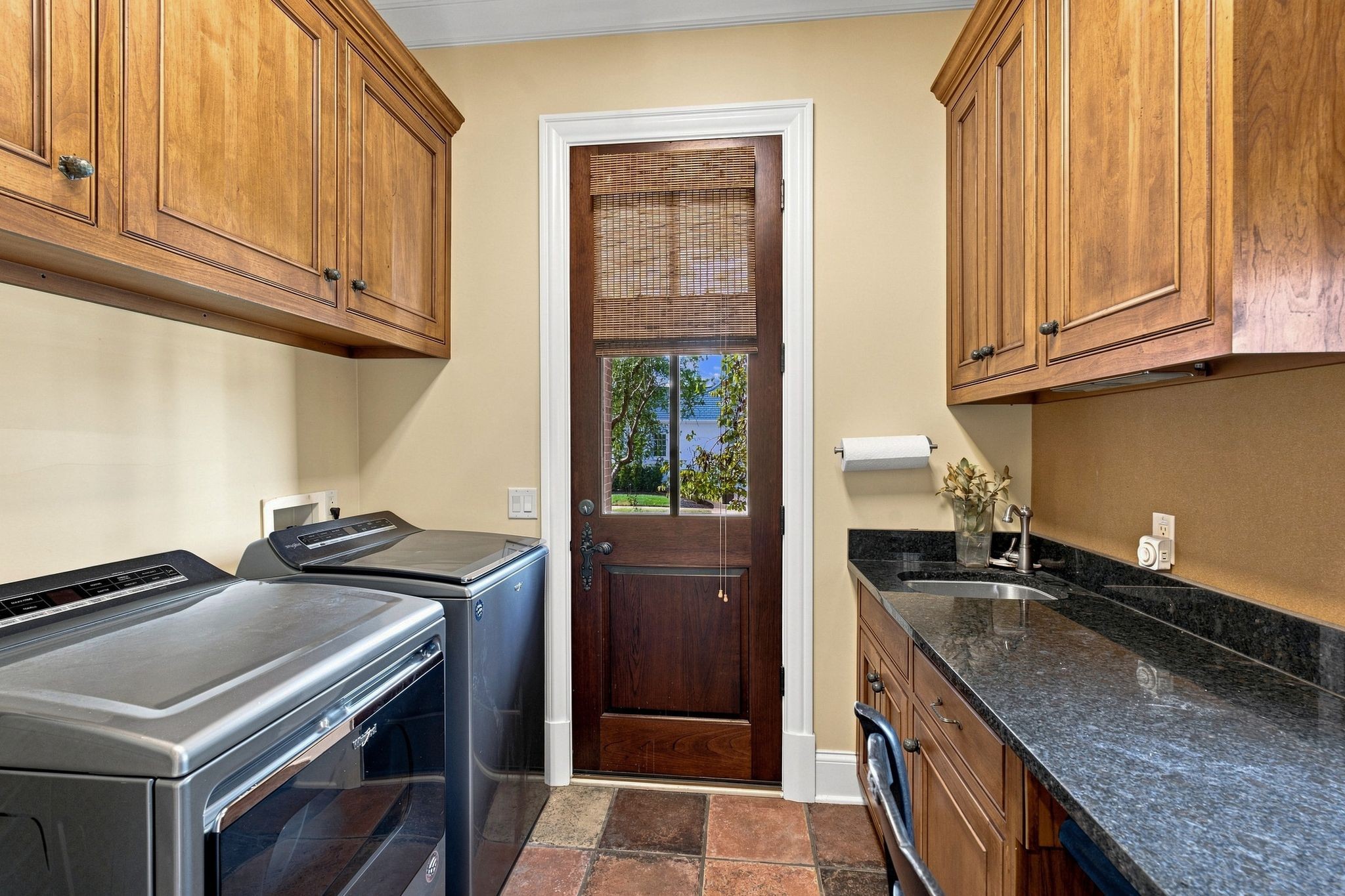 11 Middleton Park Ln