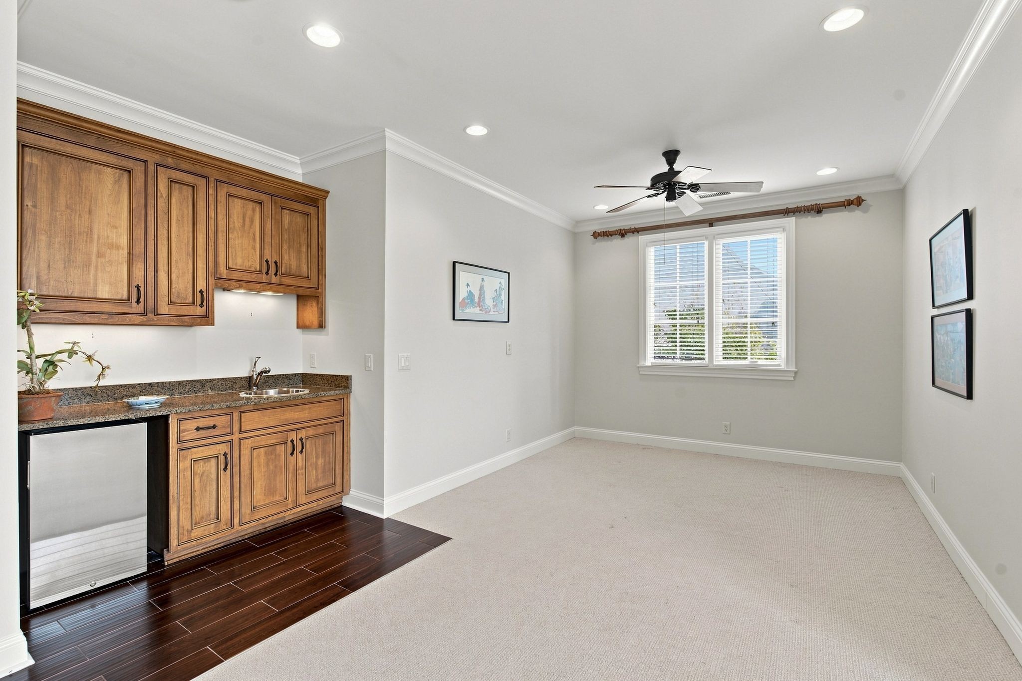 11 Middleton Park Ln