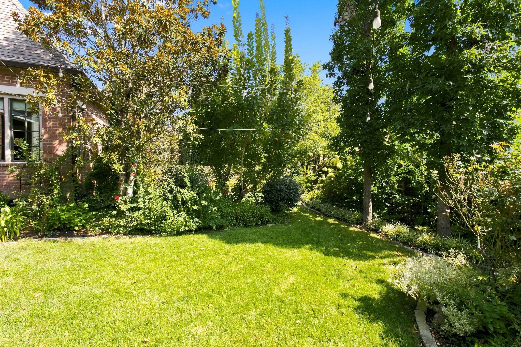 11 Middleton Park Ln