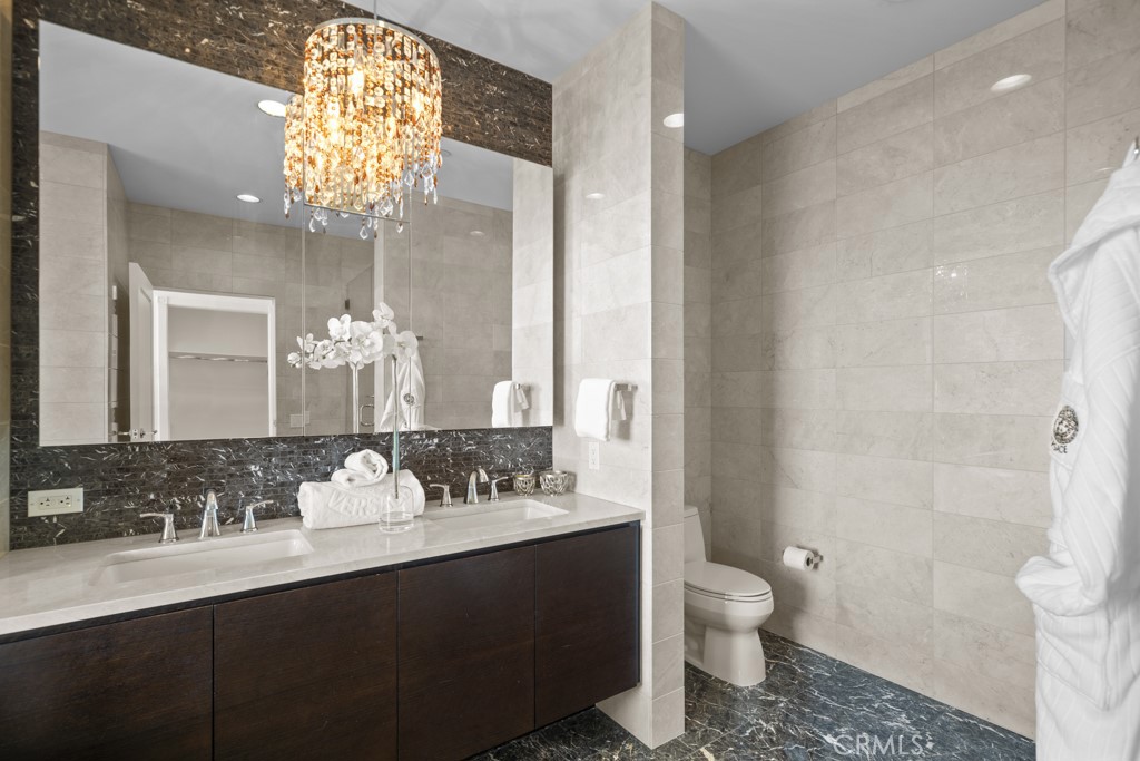 900 W Olympic Boulevard 39B