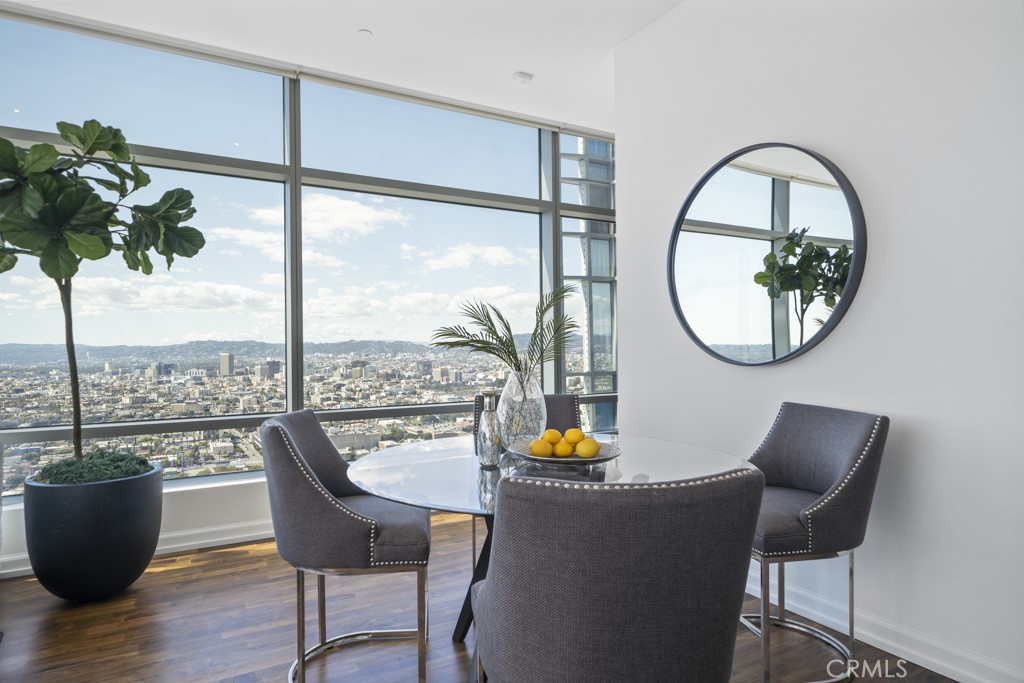 900 W Olympic Boulevard 39B