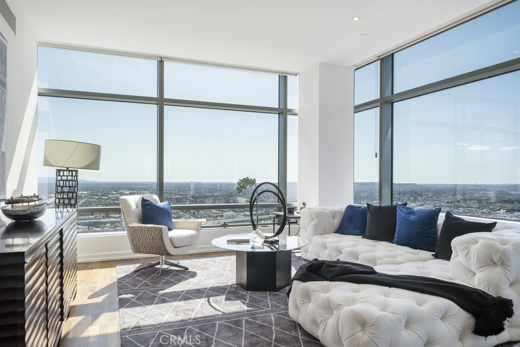 900 W Olympic Boulevard 39B