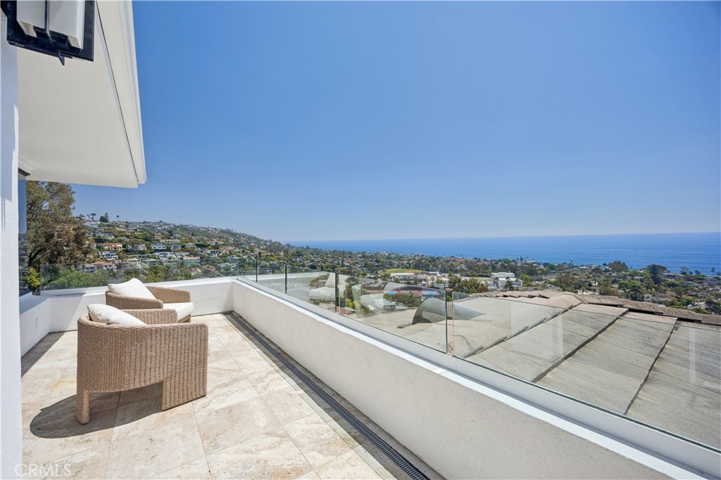 1076 Skyline Drive