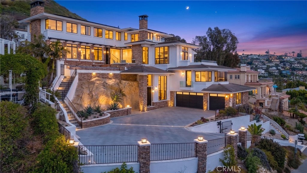 1076 Skyline Drive