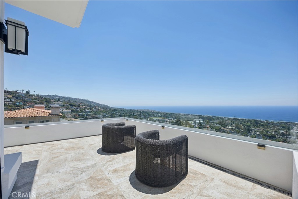 1076 Skyline Drive