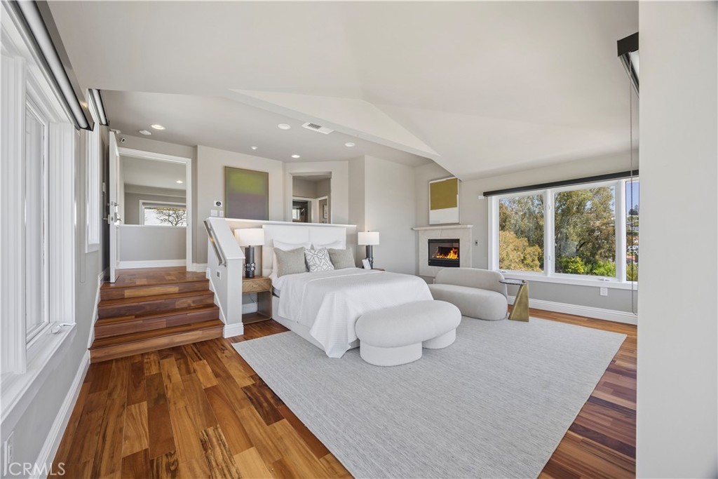 1076 Skyline Drive