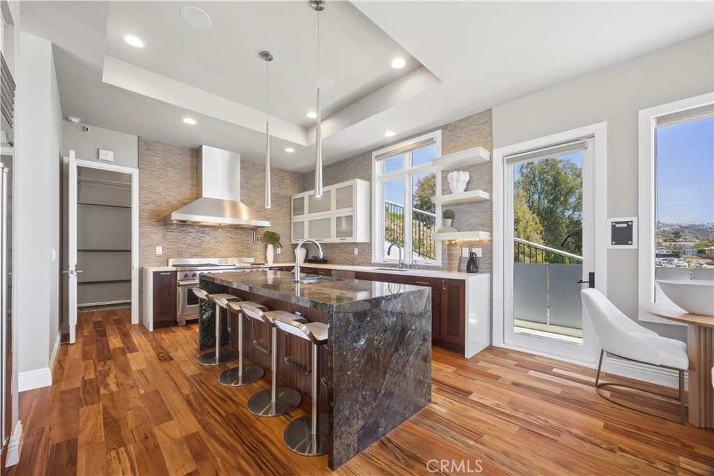 1076 Skyline Drive