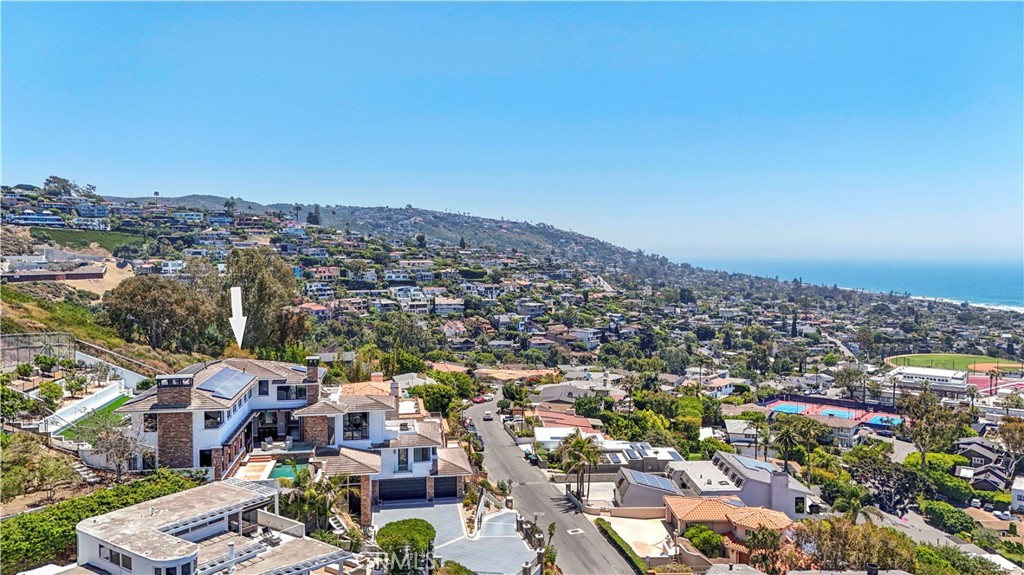 1076 Skyline Drive