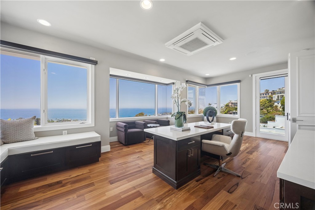 1076 Skyline Drive