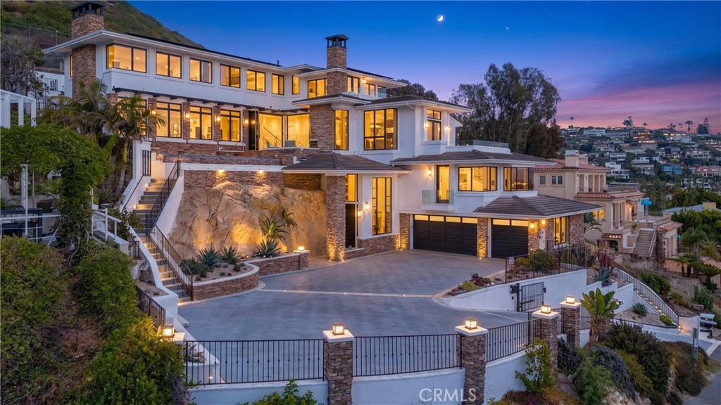 1076 Skyline Drive