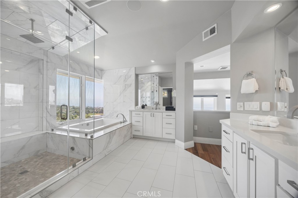 1076 Skyline Drive