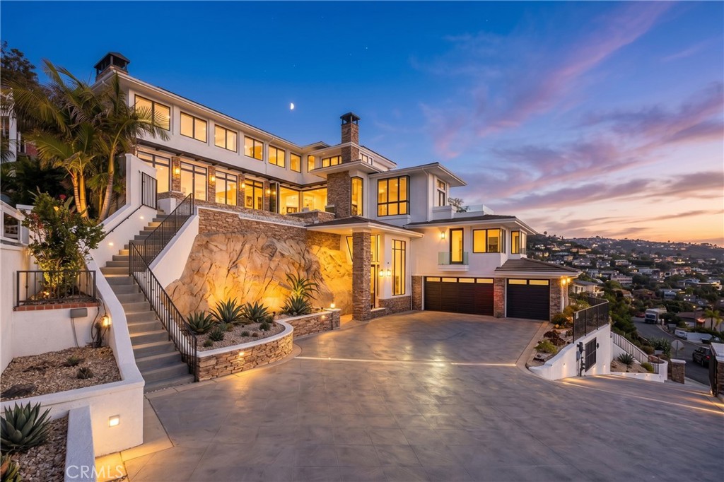 1076 Skyline Drive