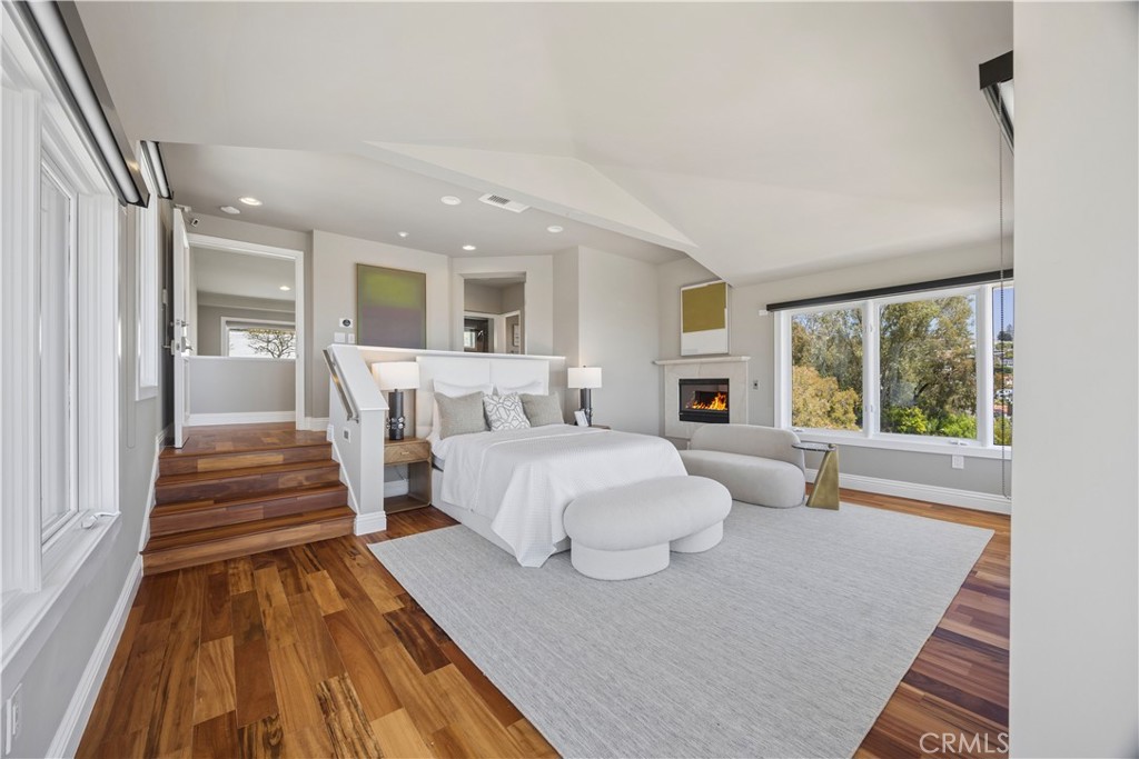 1076 Skyline Drive