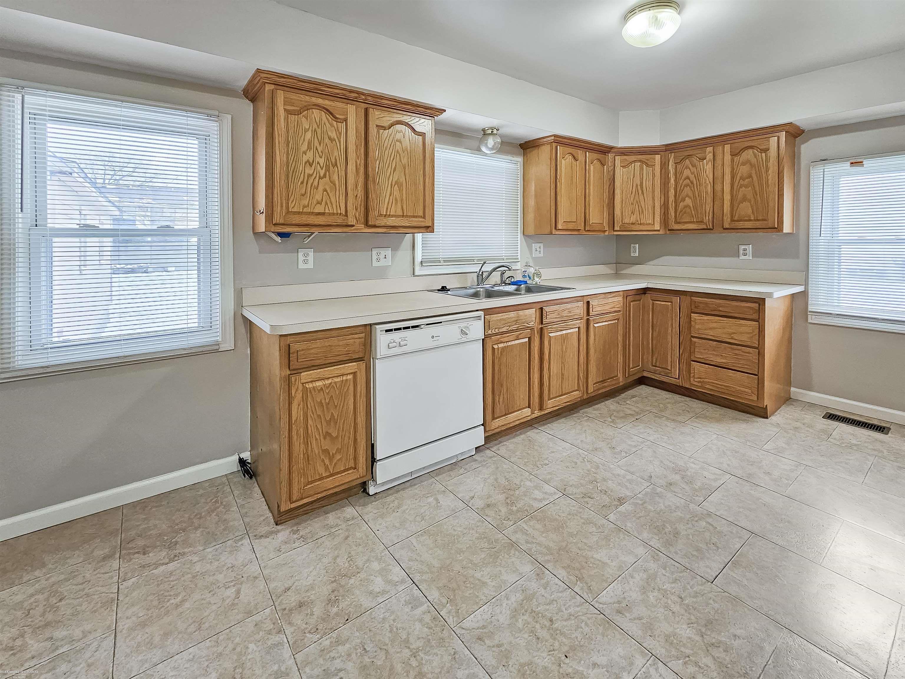 1780 Maplelane Lane