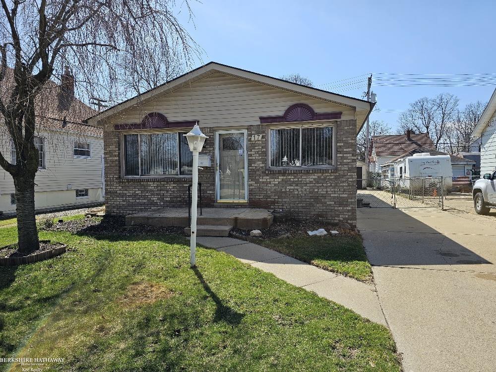17 Leonore Street