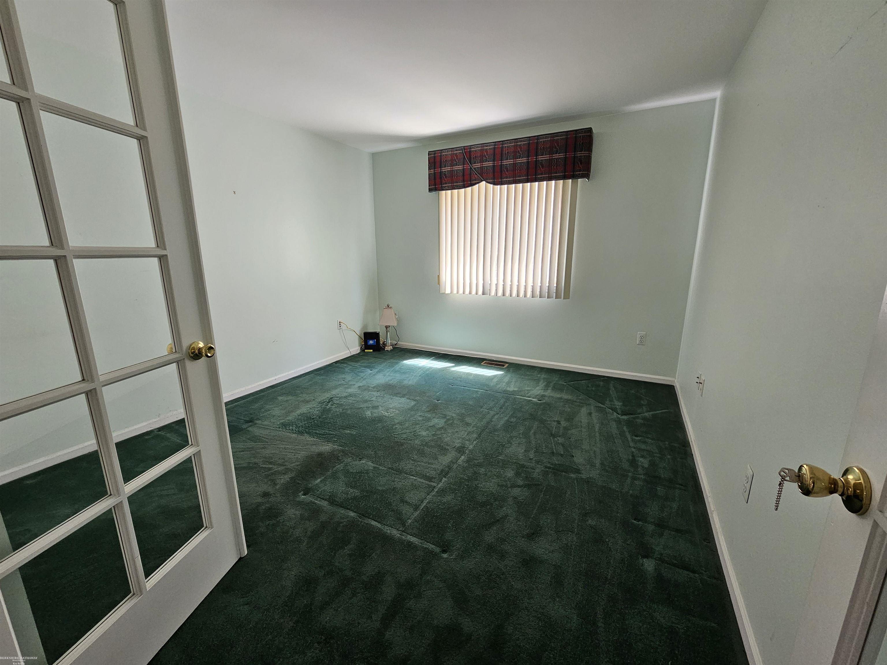 6958 Cross Creek Drive