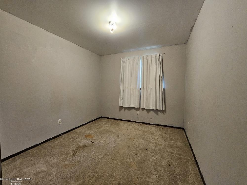 4058 Hillcrest Drive