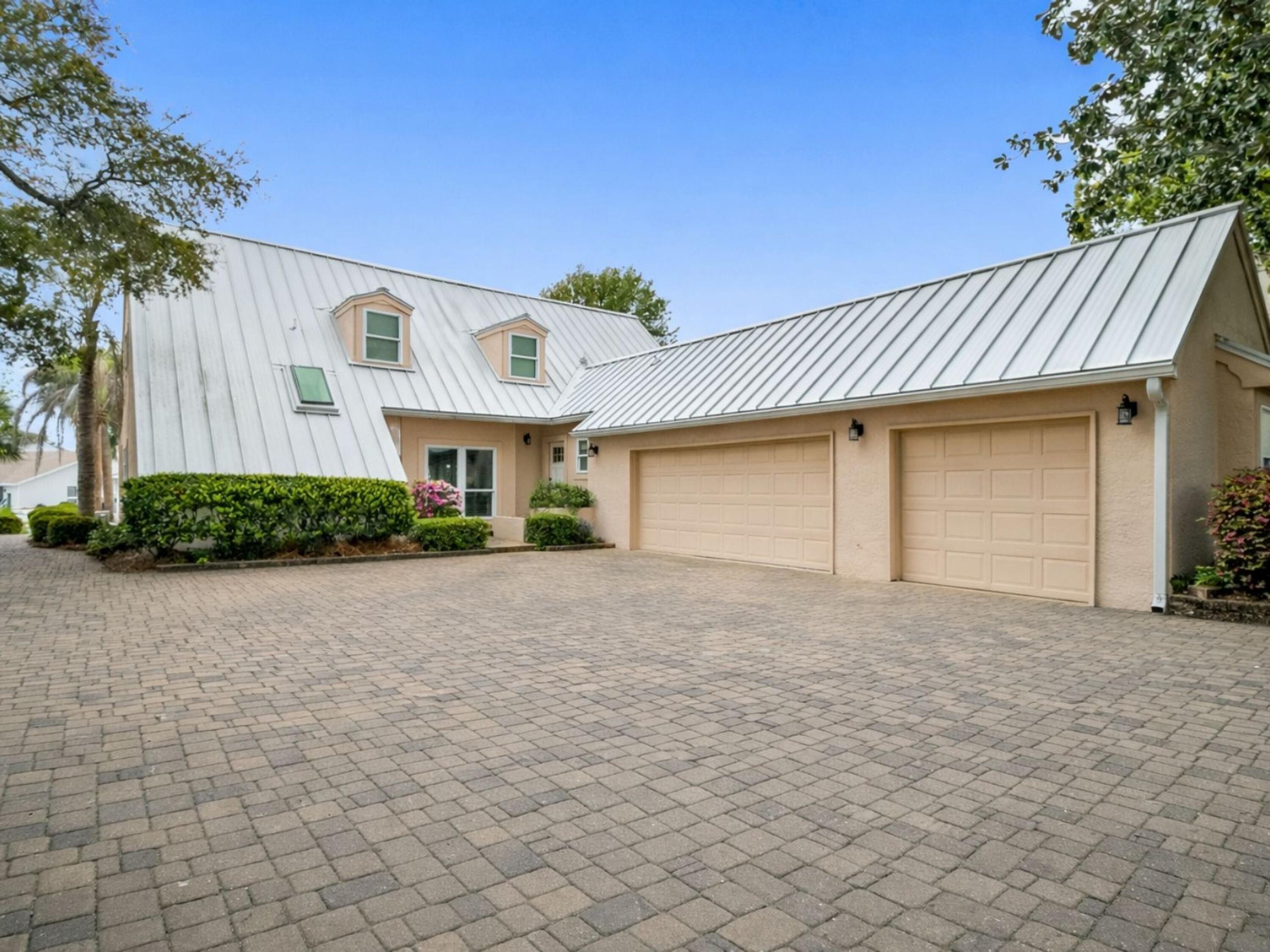 1102 Redfish Circle