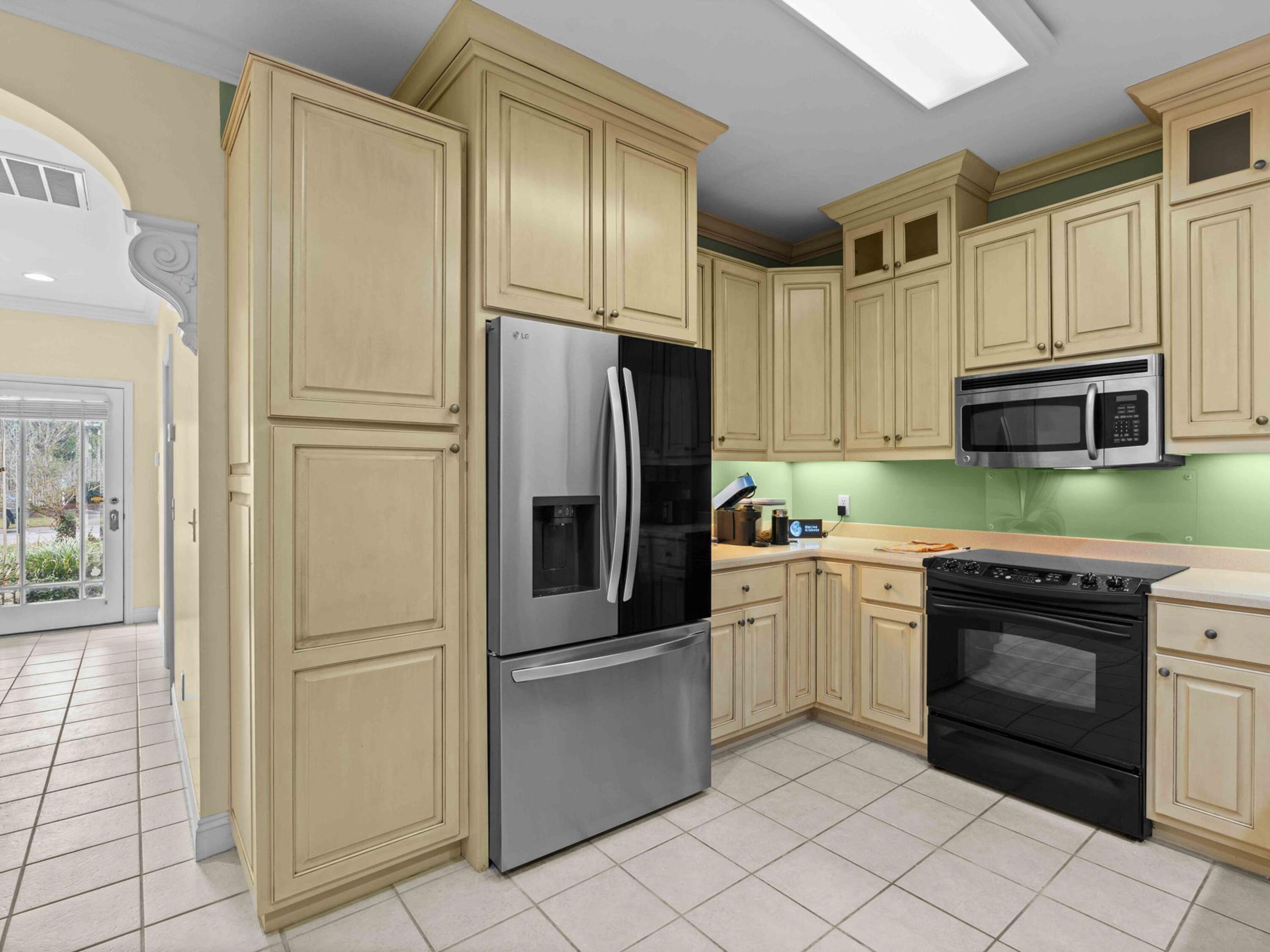 2412 Saint Andrews Boulevard APT 3
