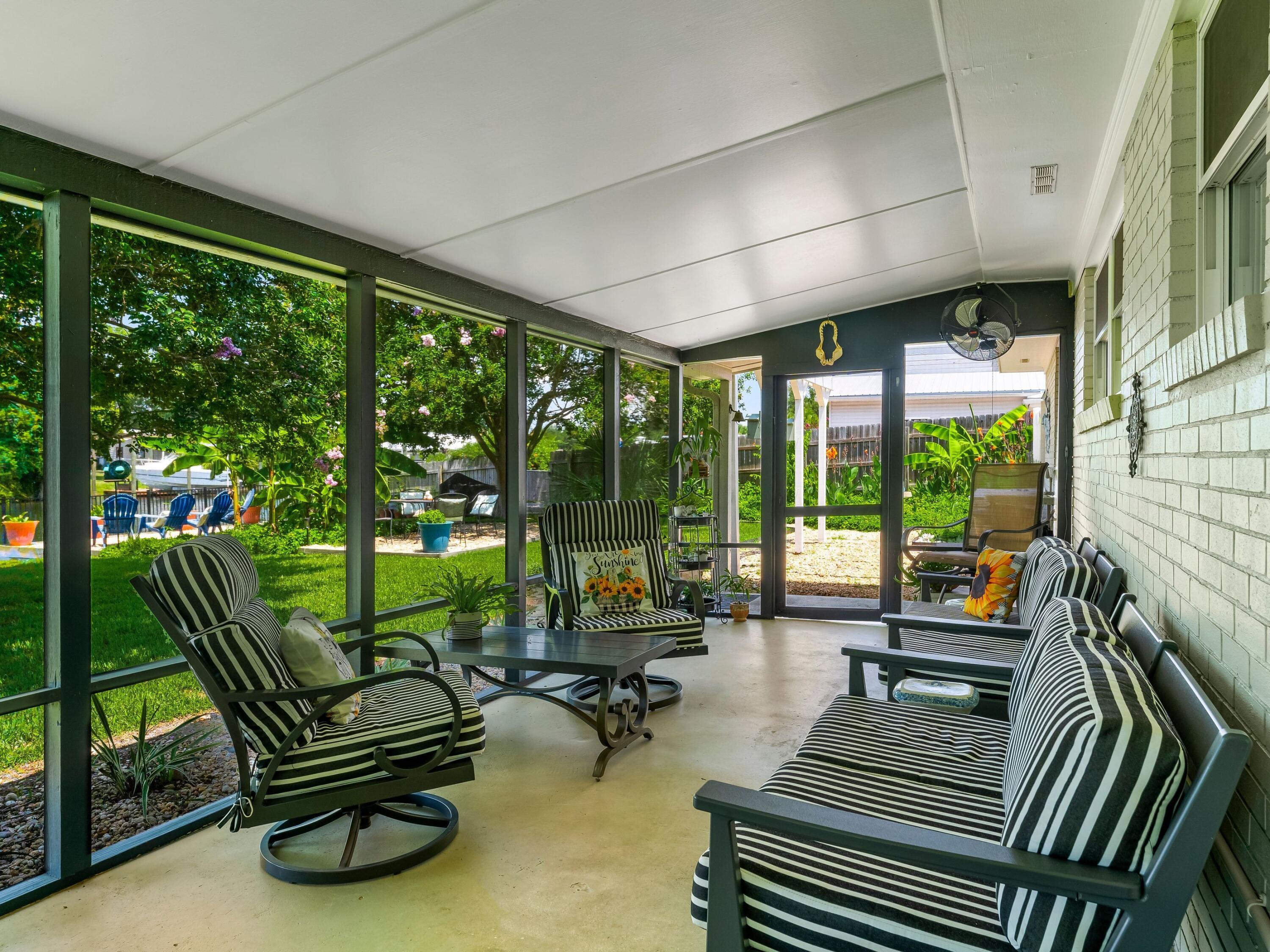 4439 Vista Lane