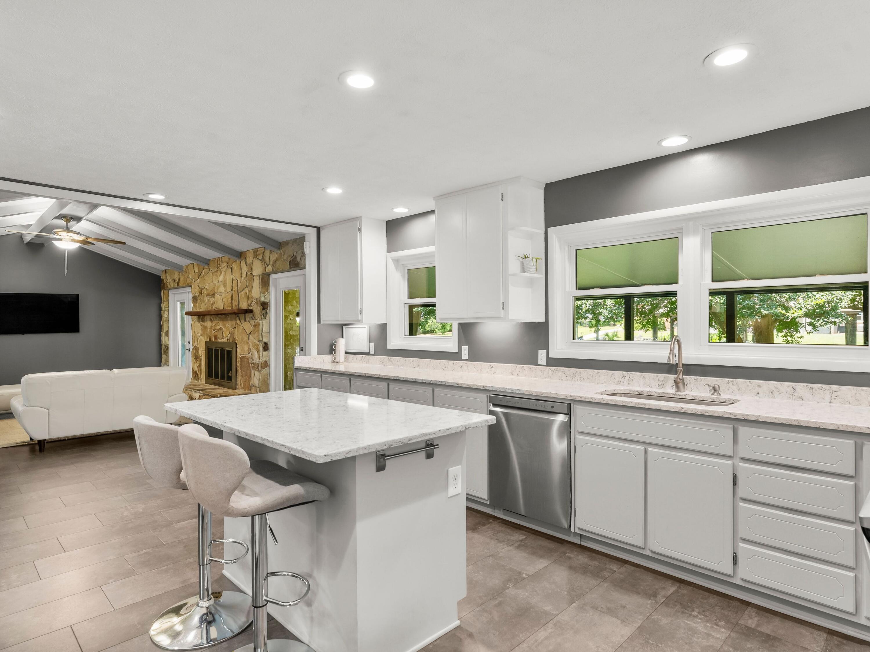 4439 Vista Lane