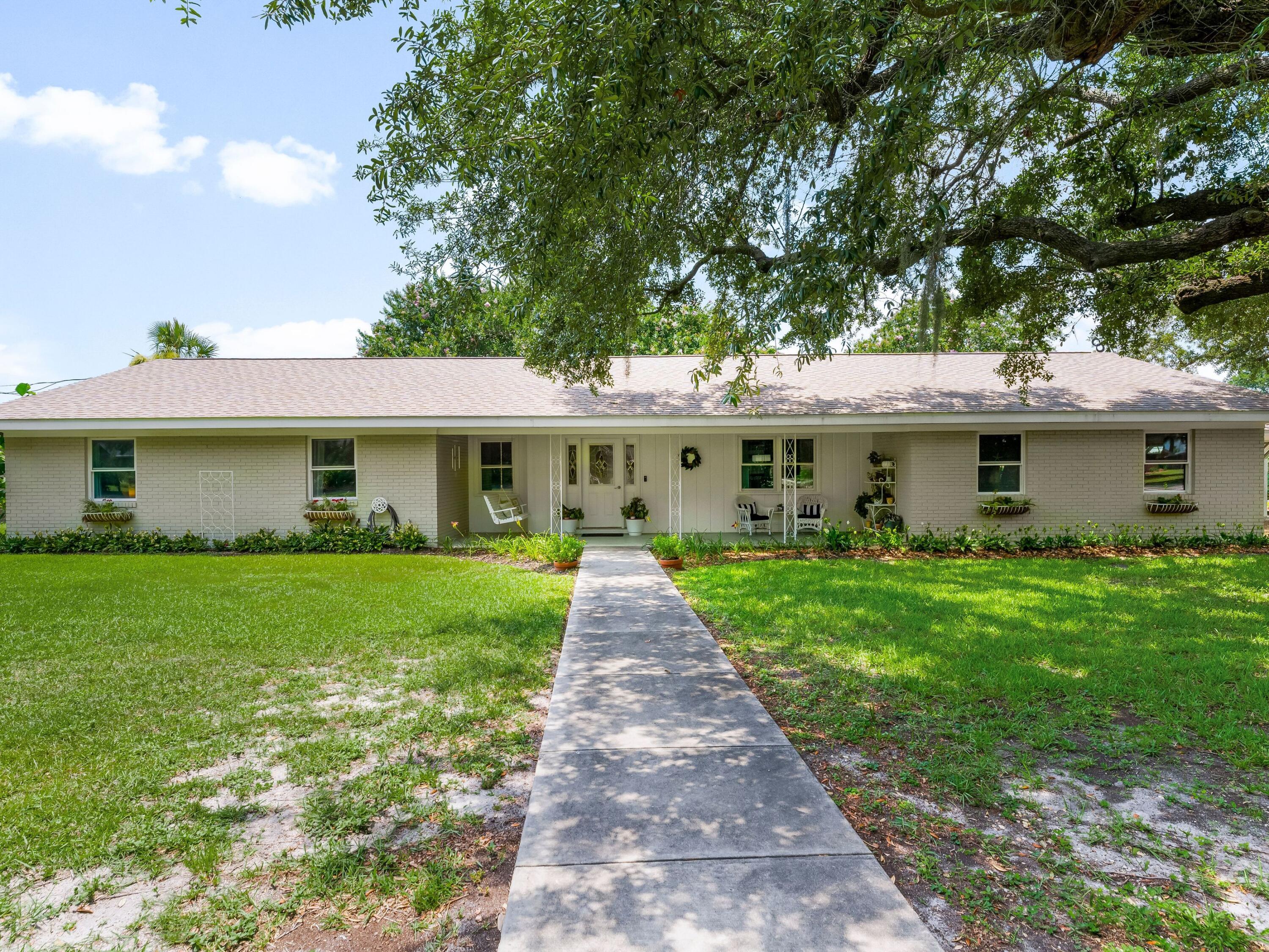 4439 Vista Lane