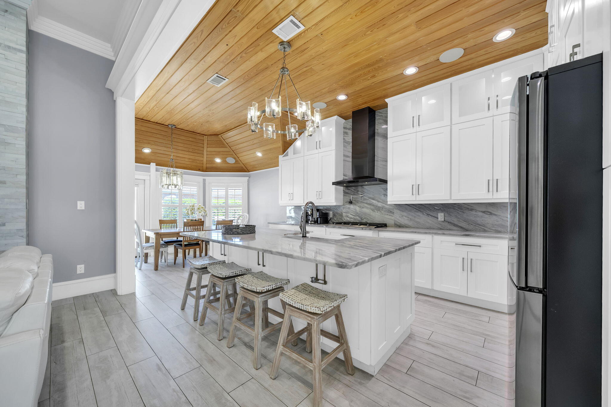 308 Avalon Boulevard
