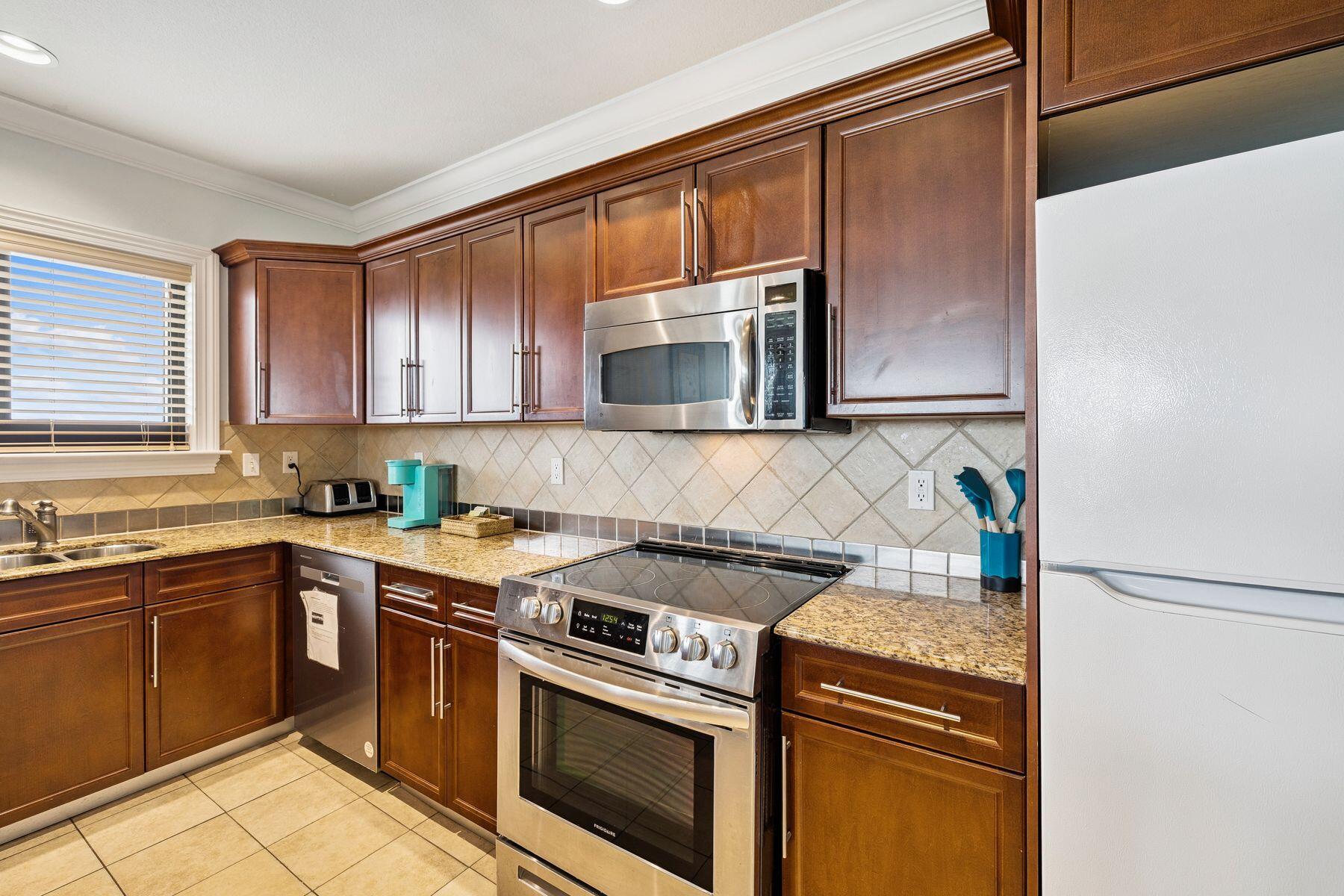 10 Harbor Boulevard E210