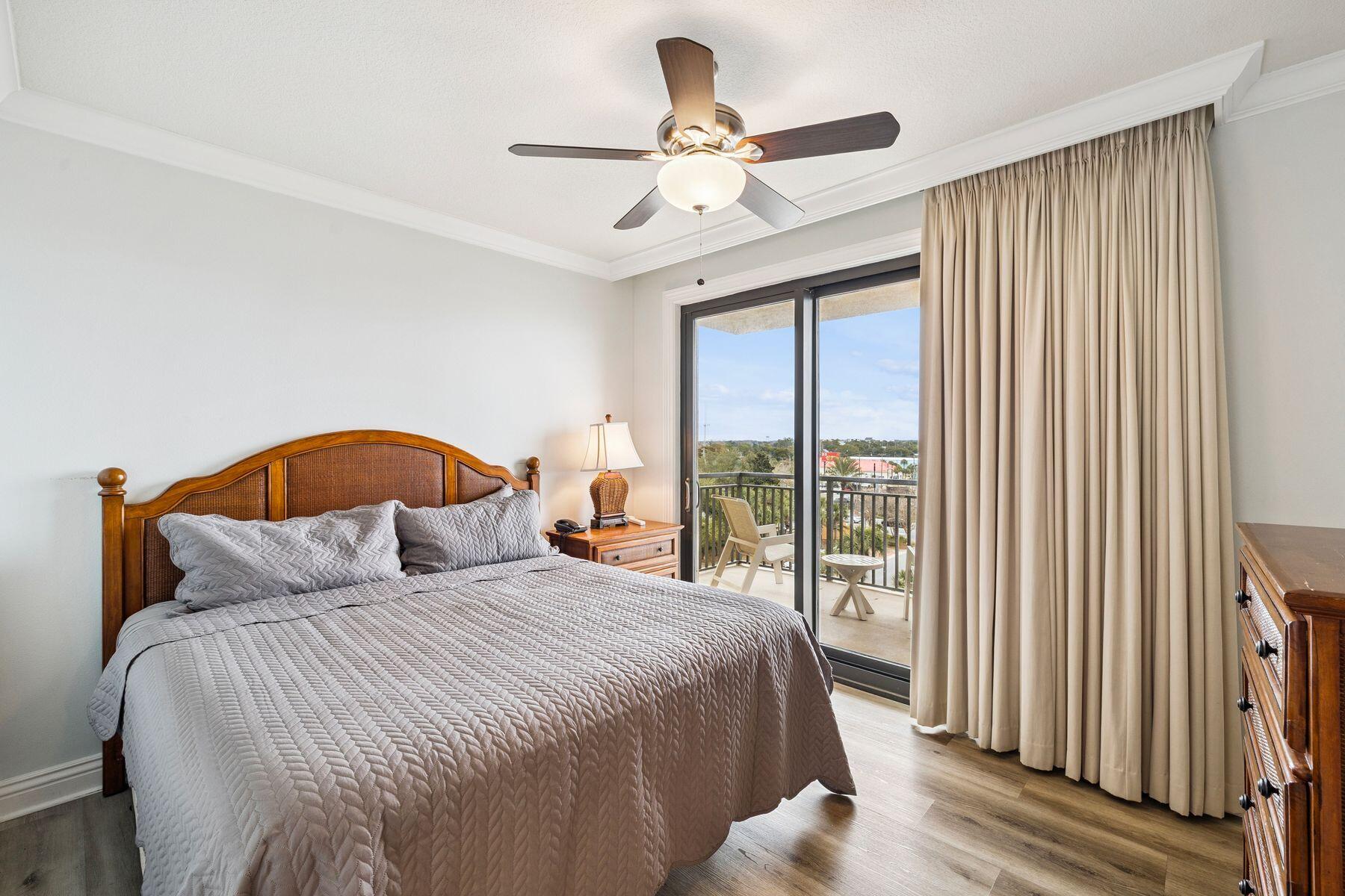 10 Harbor Boulevard E210